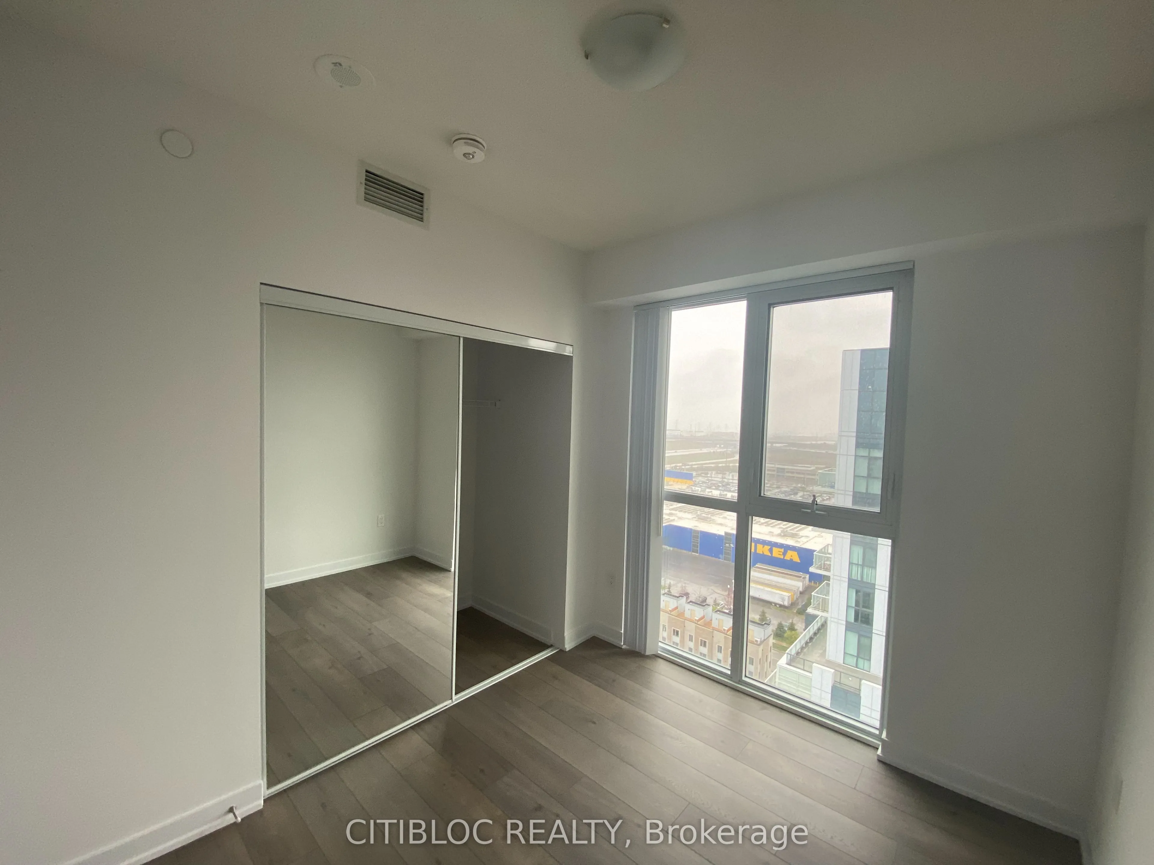 38 Honeycrisp Crescent, #1902