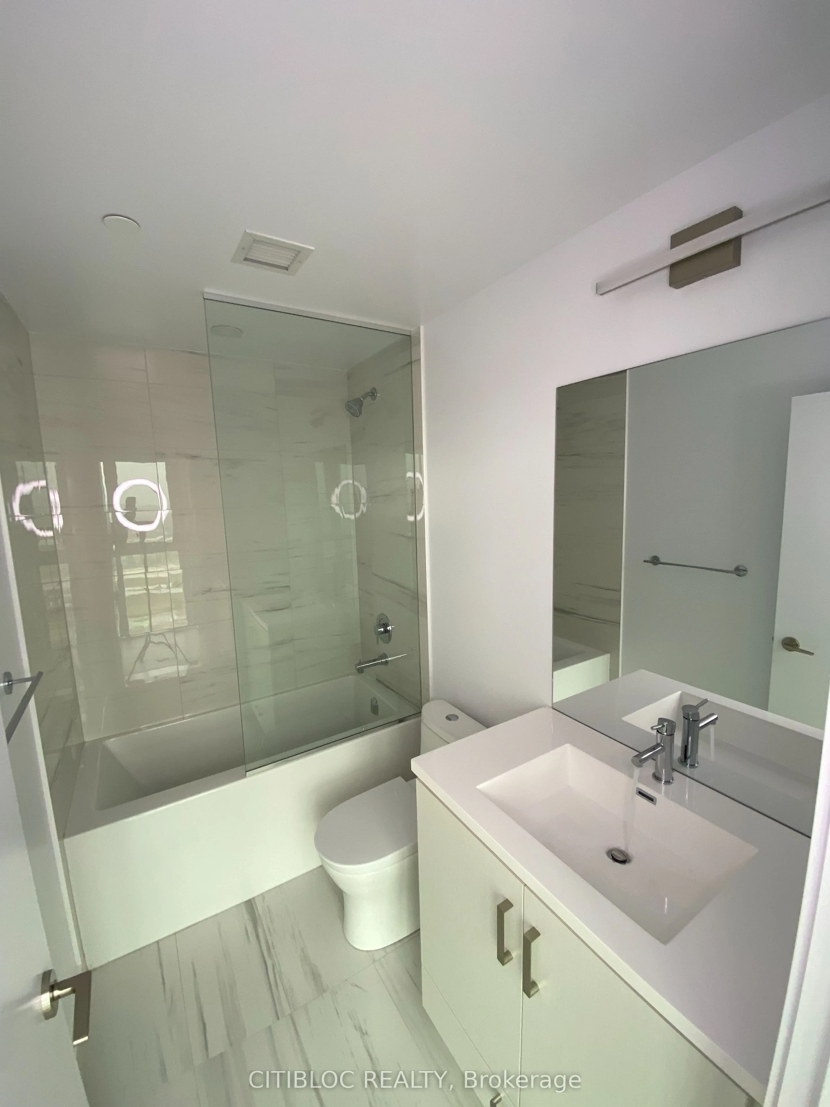 38 Honeycrisp Crescent, #1902