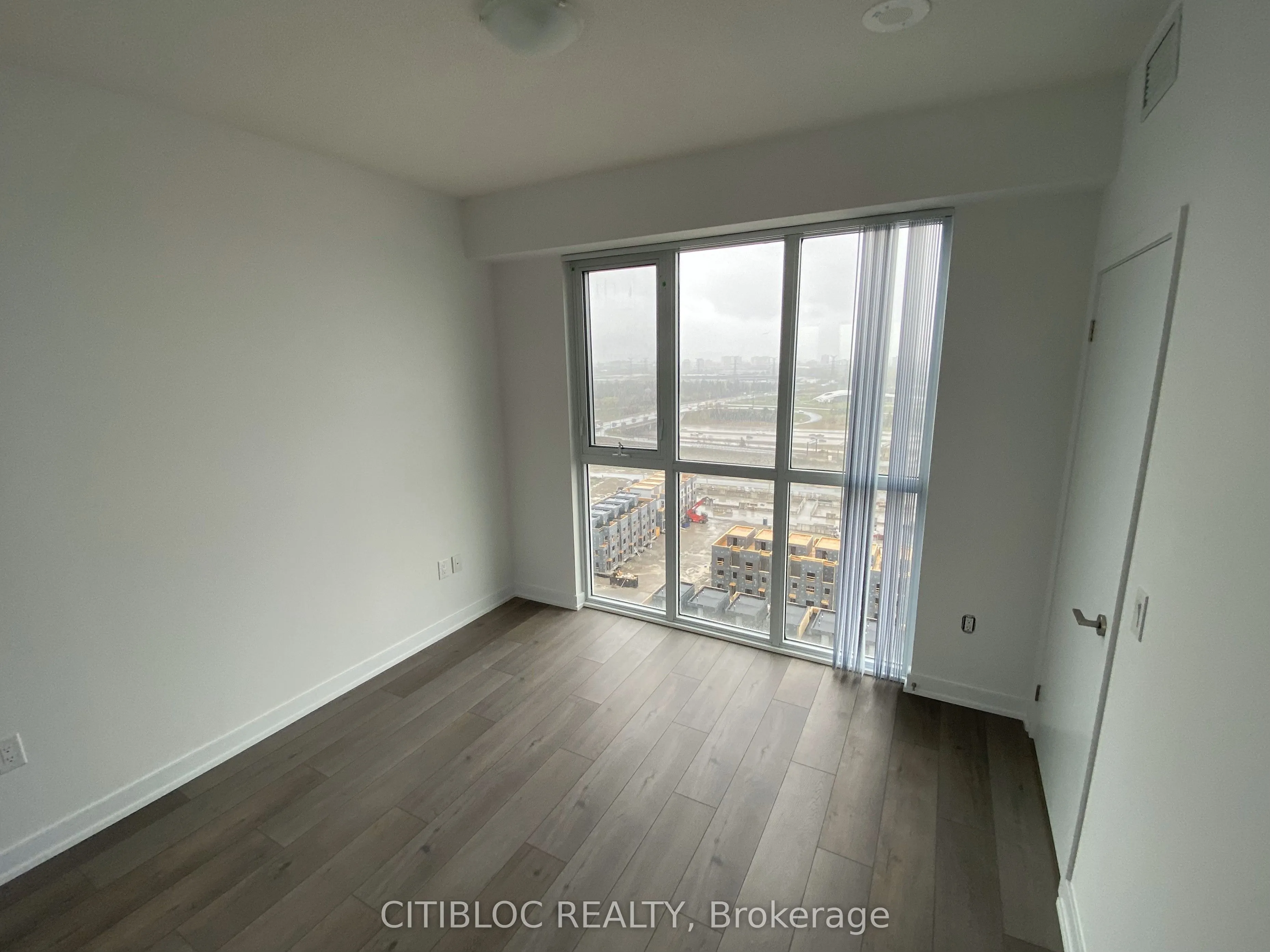 38 Honeycrisp Crescent, #1902