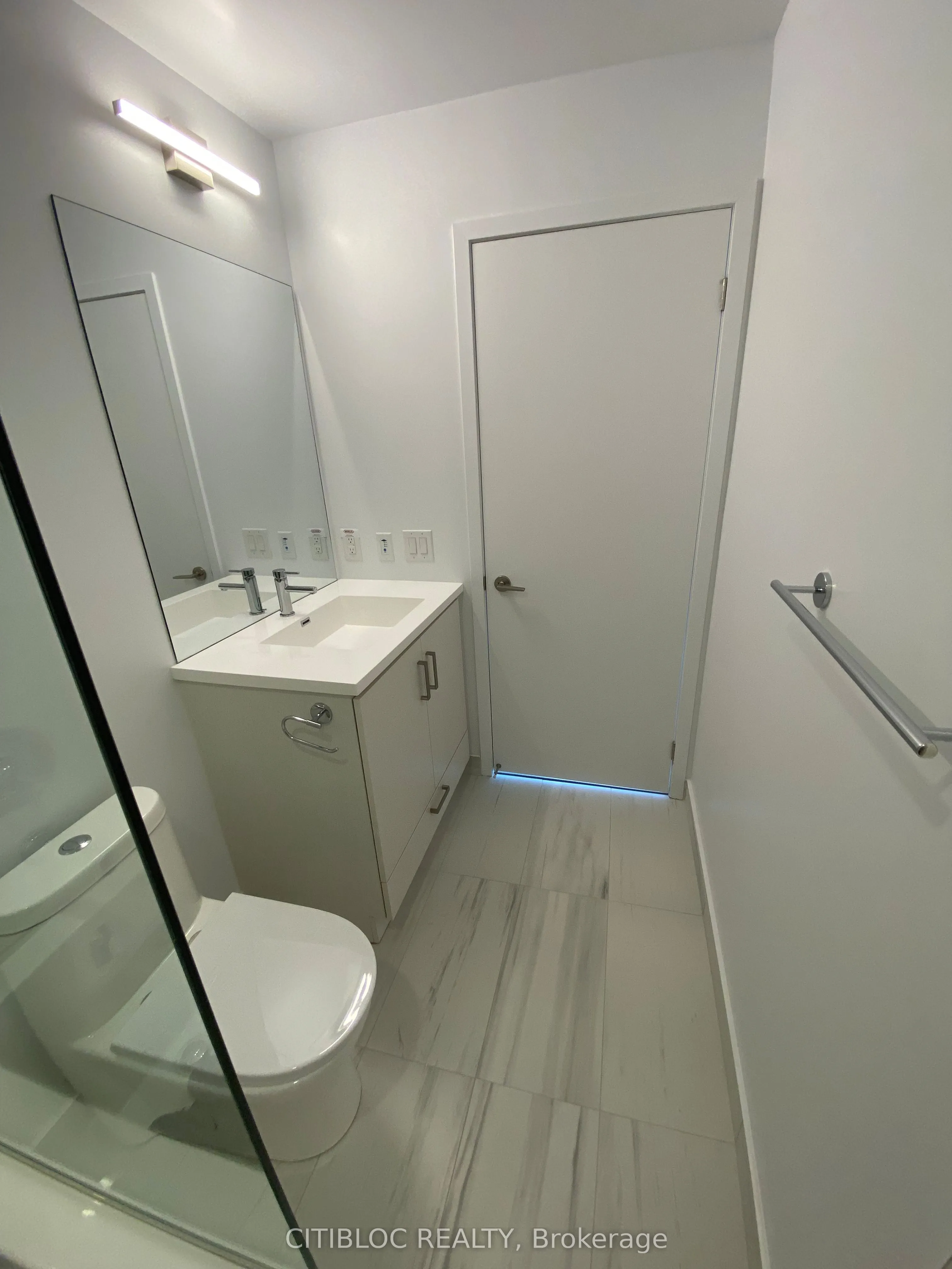 38 Honeycrisp Crescent, #1902