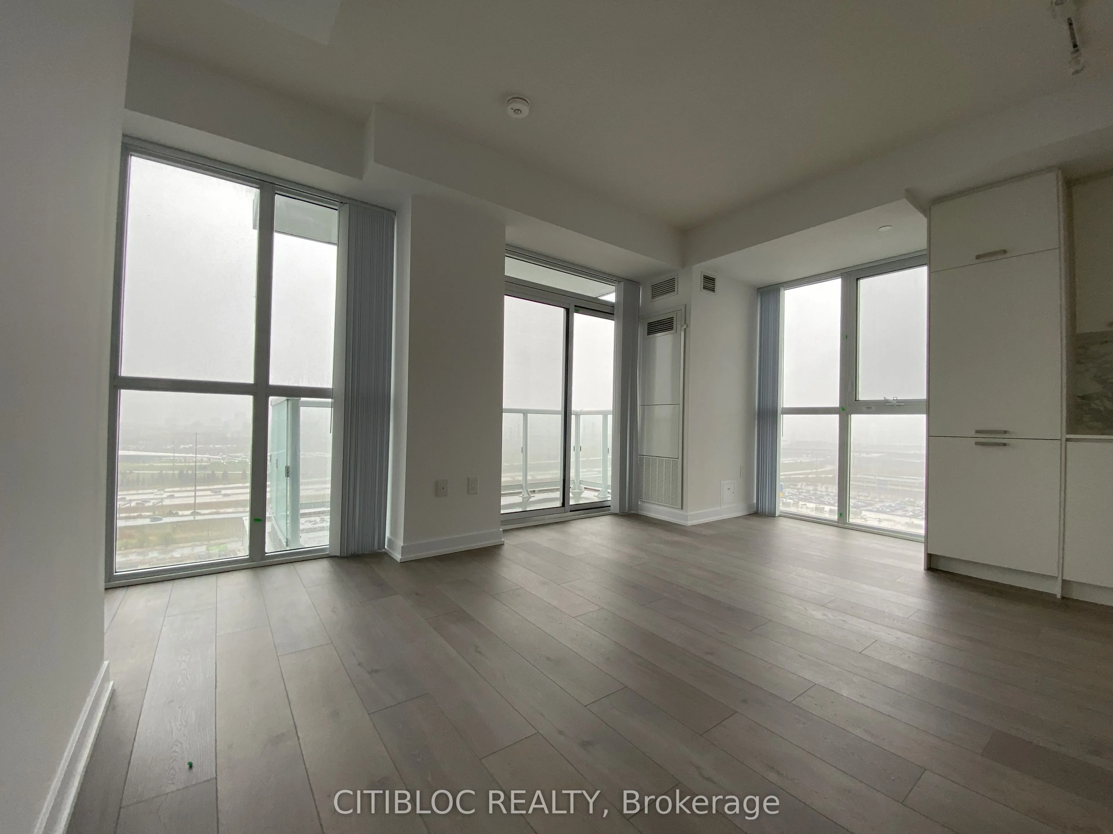 38 Honeycrisp Crescent, #1902