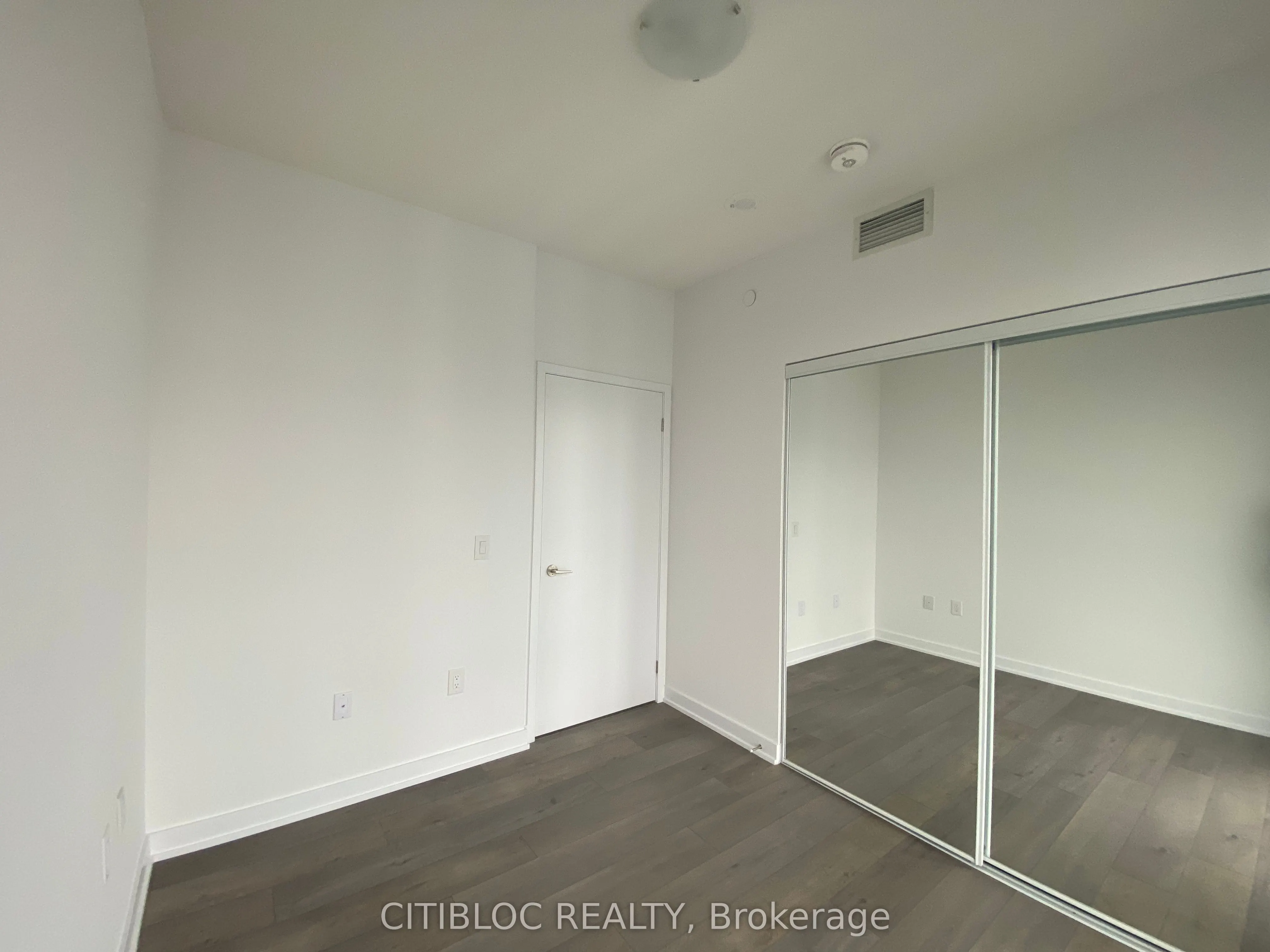 38 Honeycrisp Crescent, #1902