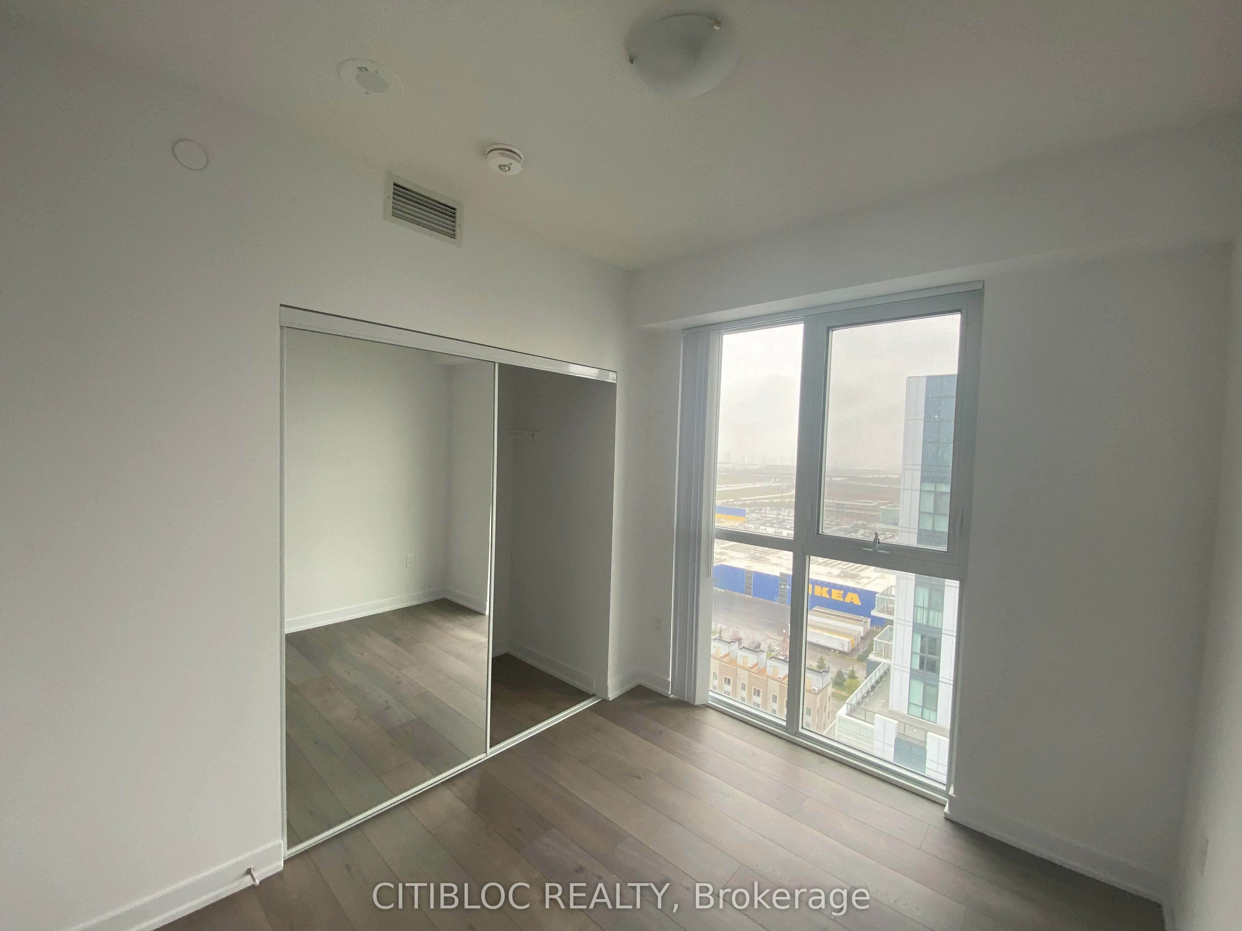 38 Honeycrisp Crescent, #1902