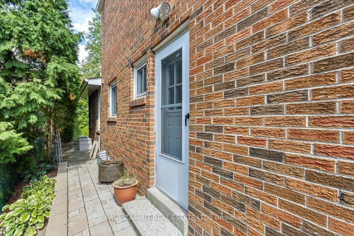 22 Holsworthy Crescent