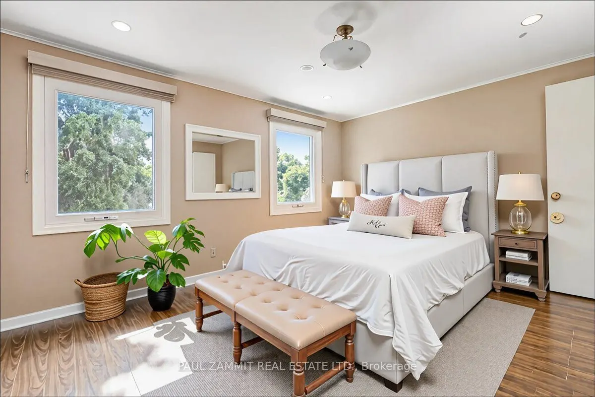 22 Holsworthy Crescent
