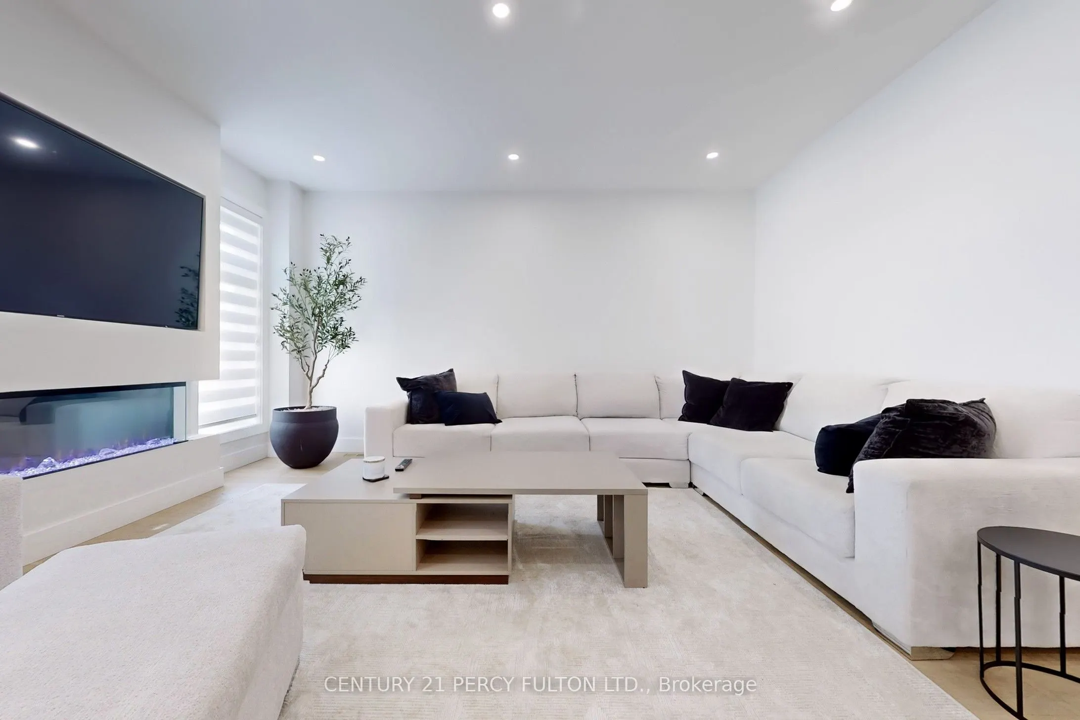 23 Sam Battaglia Crescent