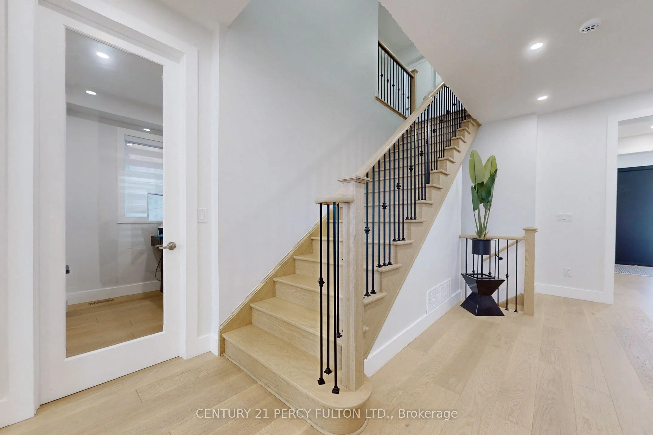 23 Sam Battaglia Crescent