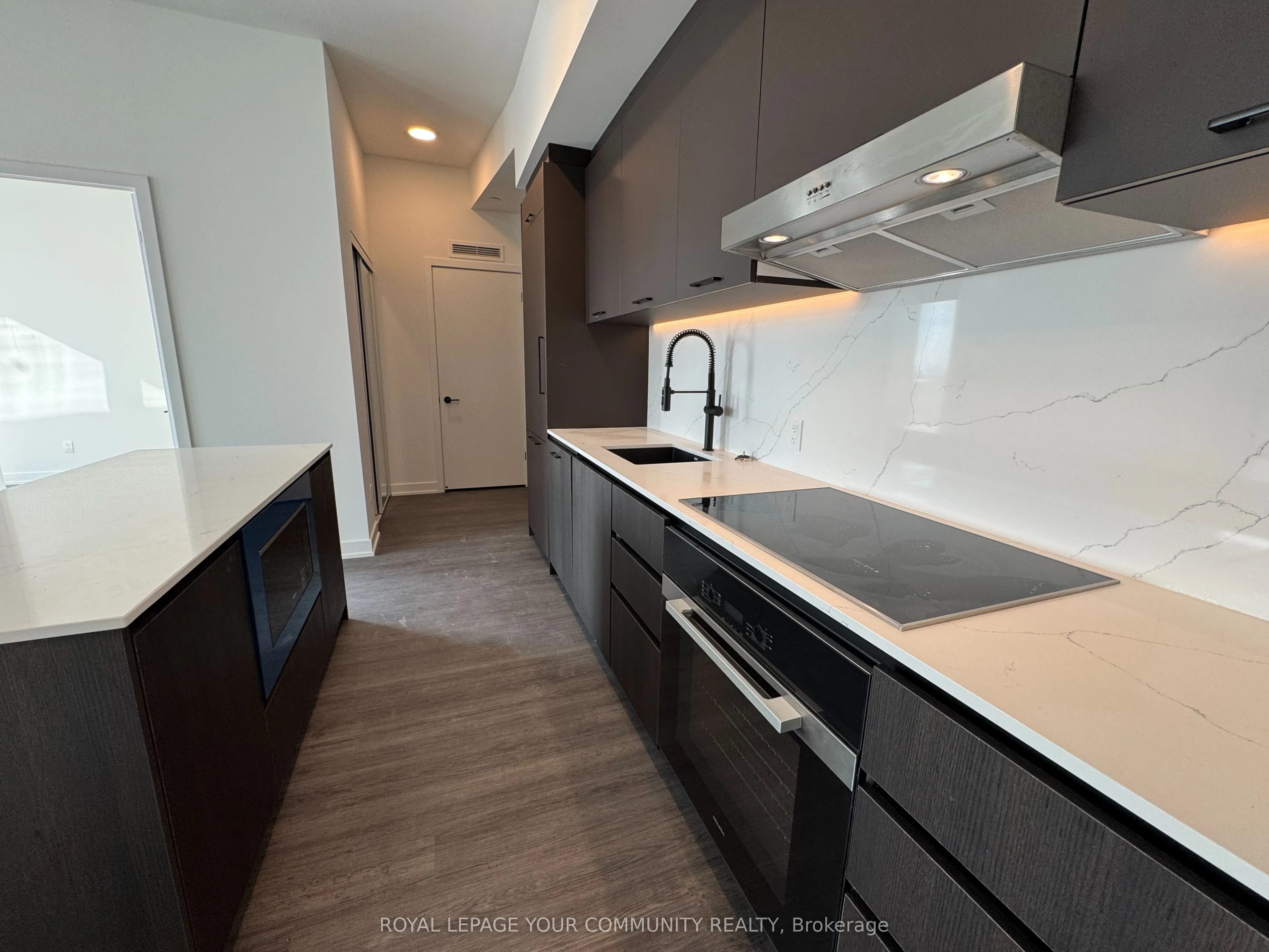 8188 Yonge Street, #620