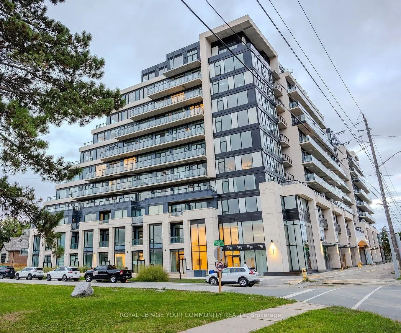 8188 Yonge Street, #620