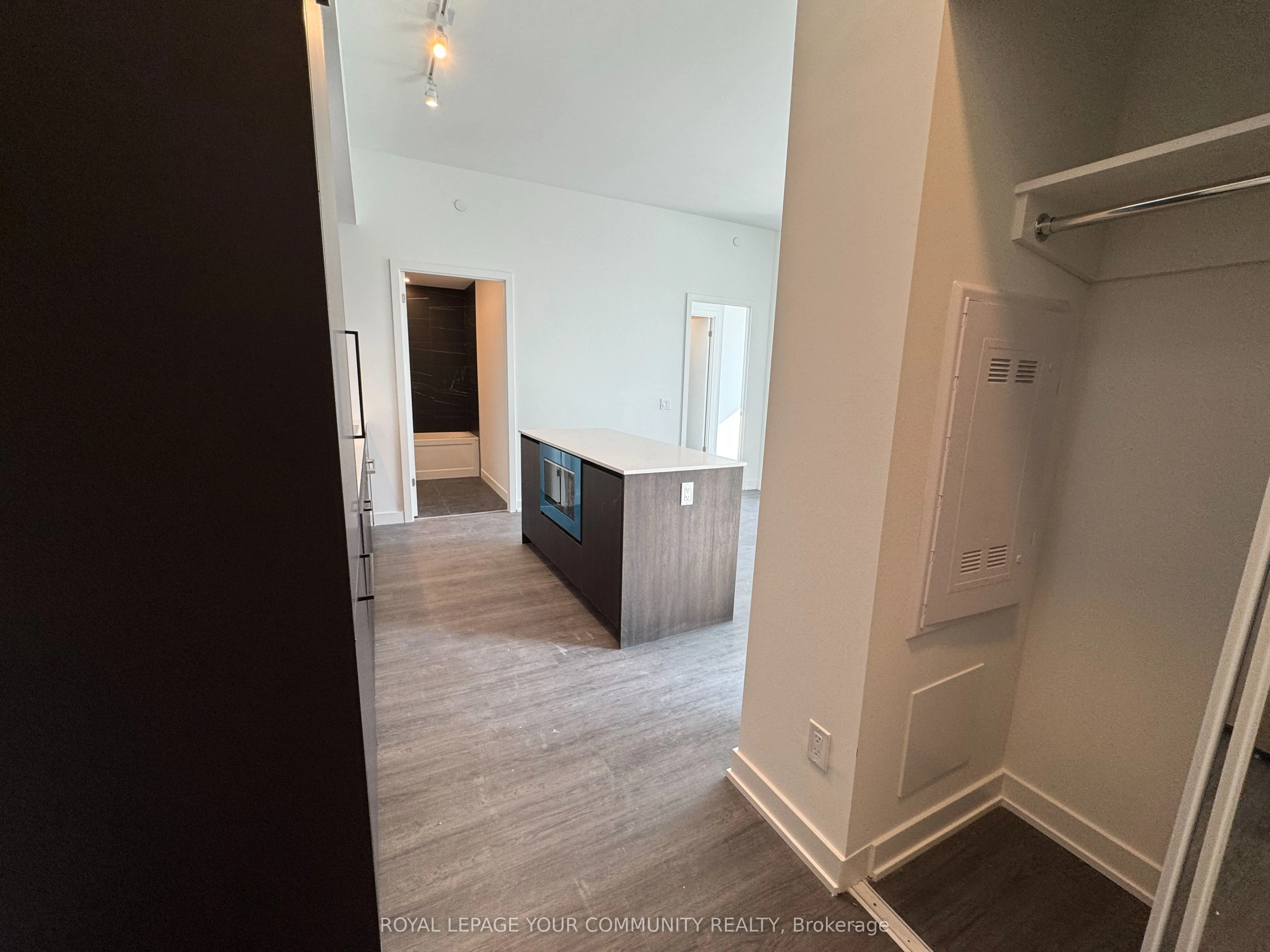 8188 Yonge Street, #620