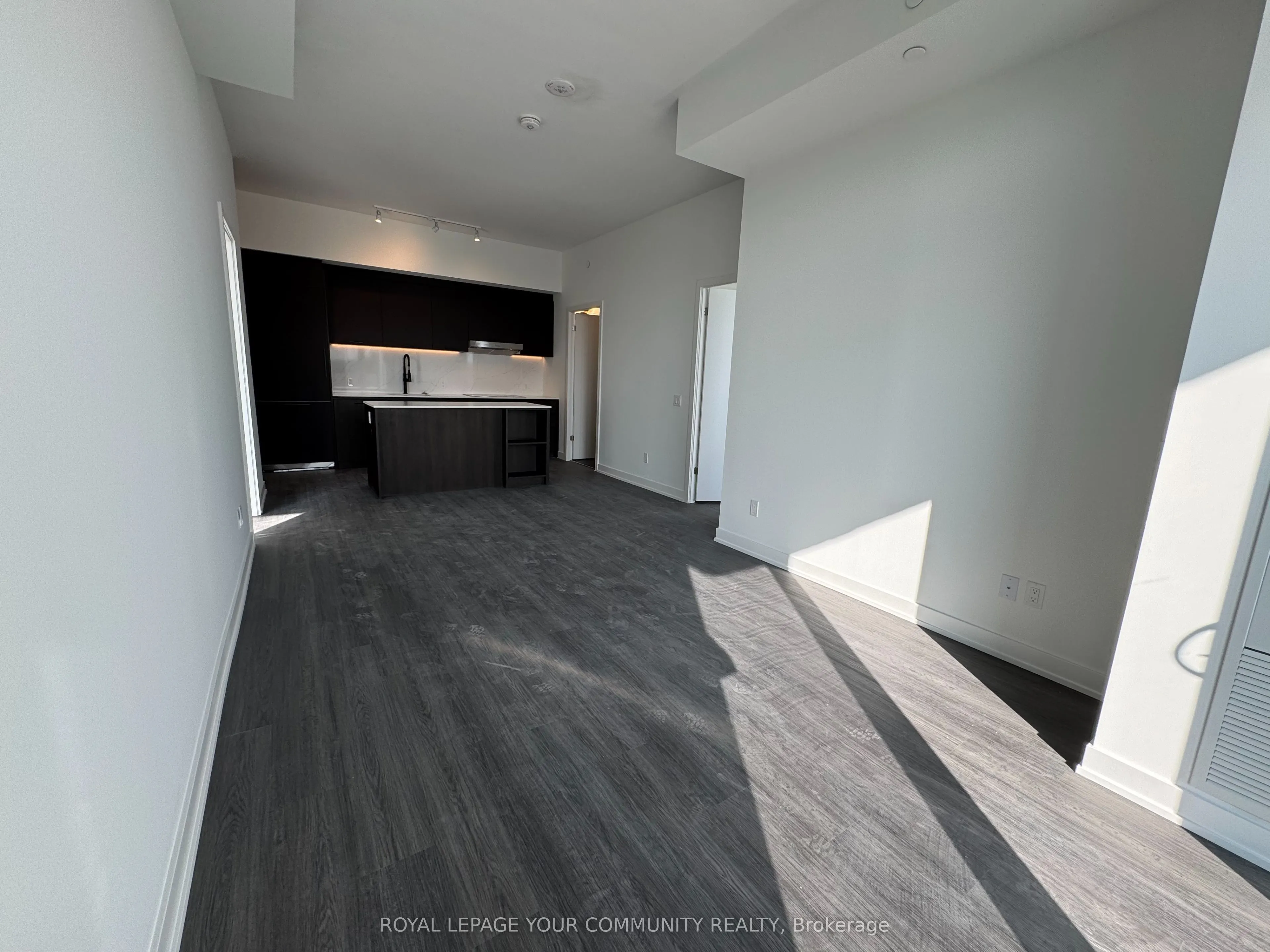 8188 Yonge Street, #620