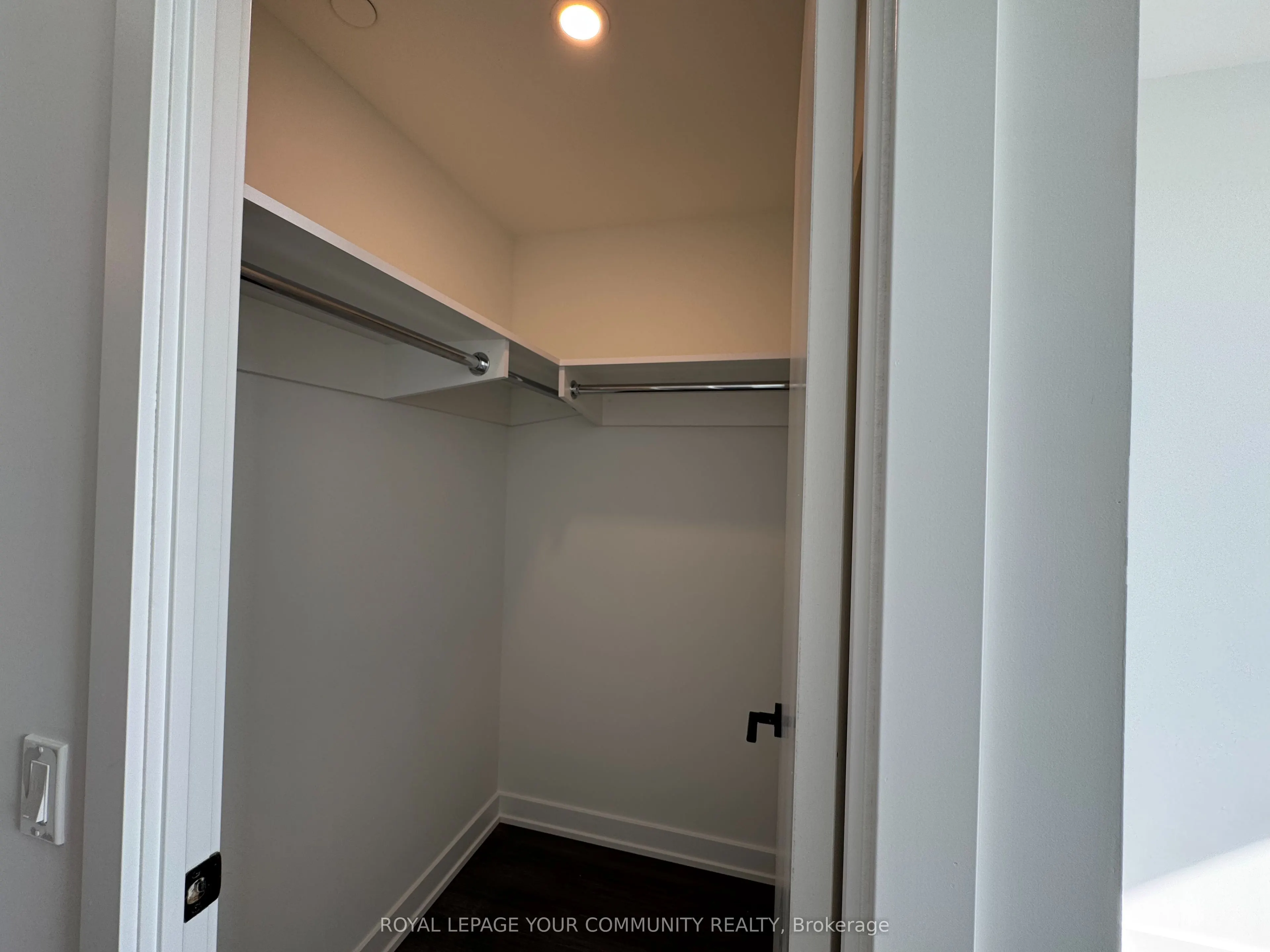 8188 Yonge Street, #620