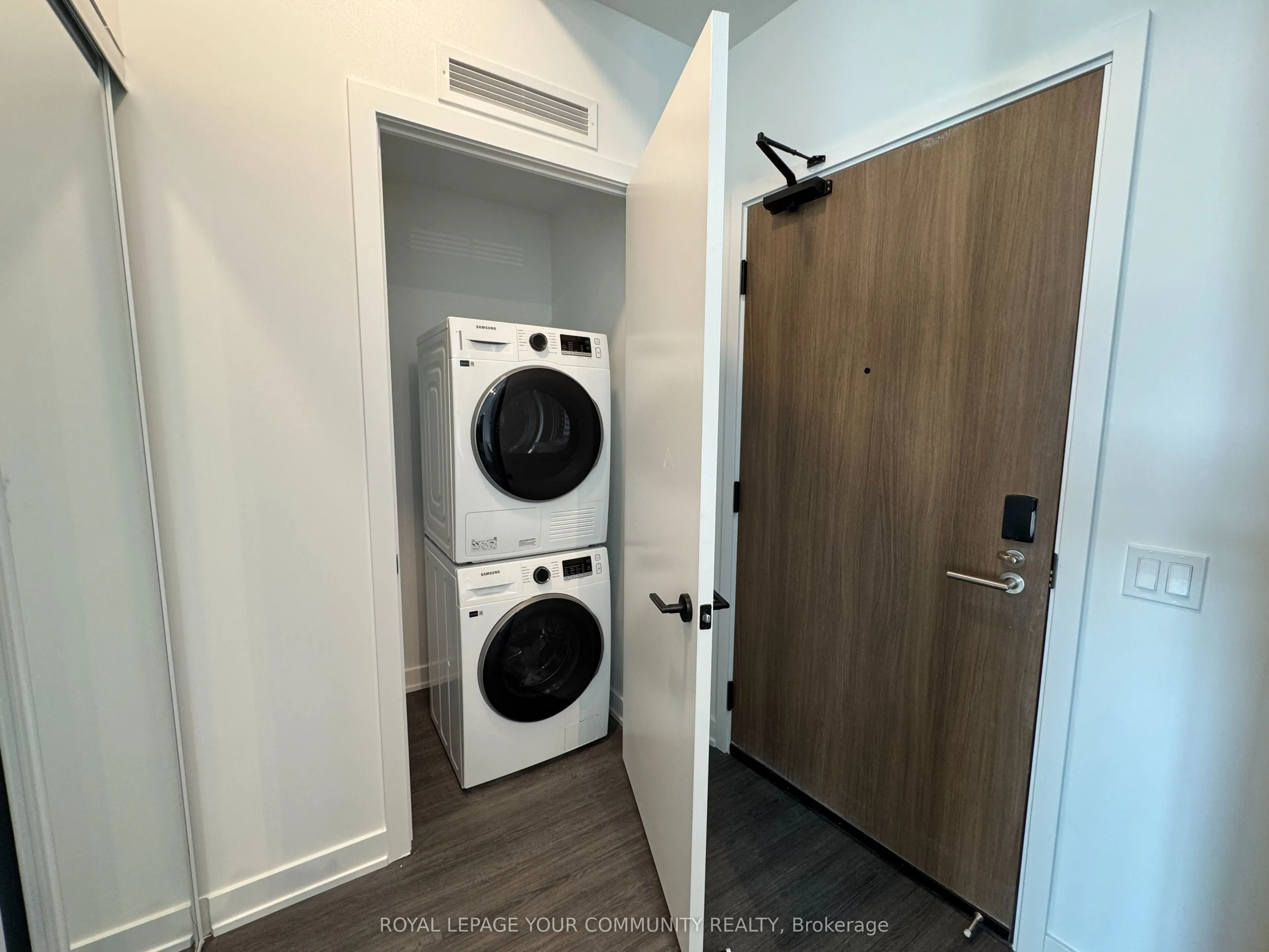 8188 Yonge Street, #620