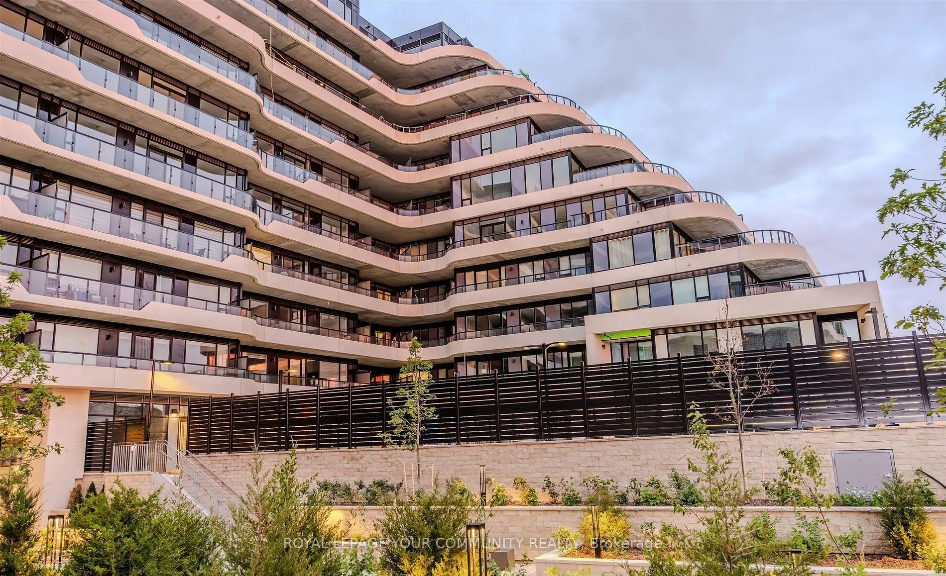 8188 Yonge Street, #620