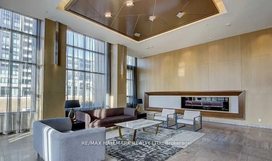 18 Uptown Drive, #323