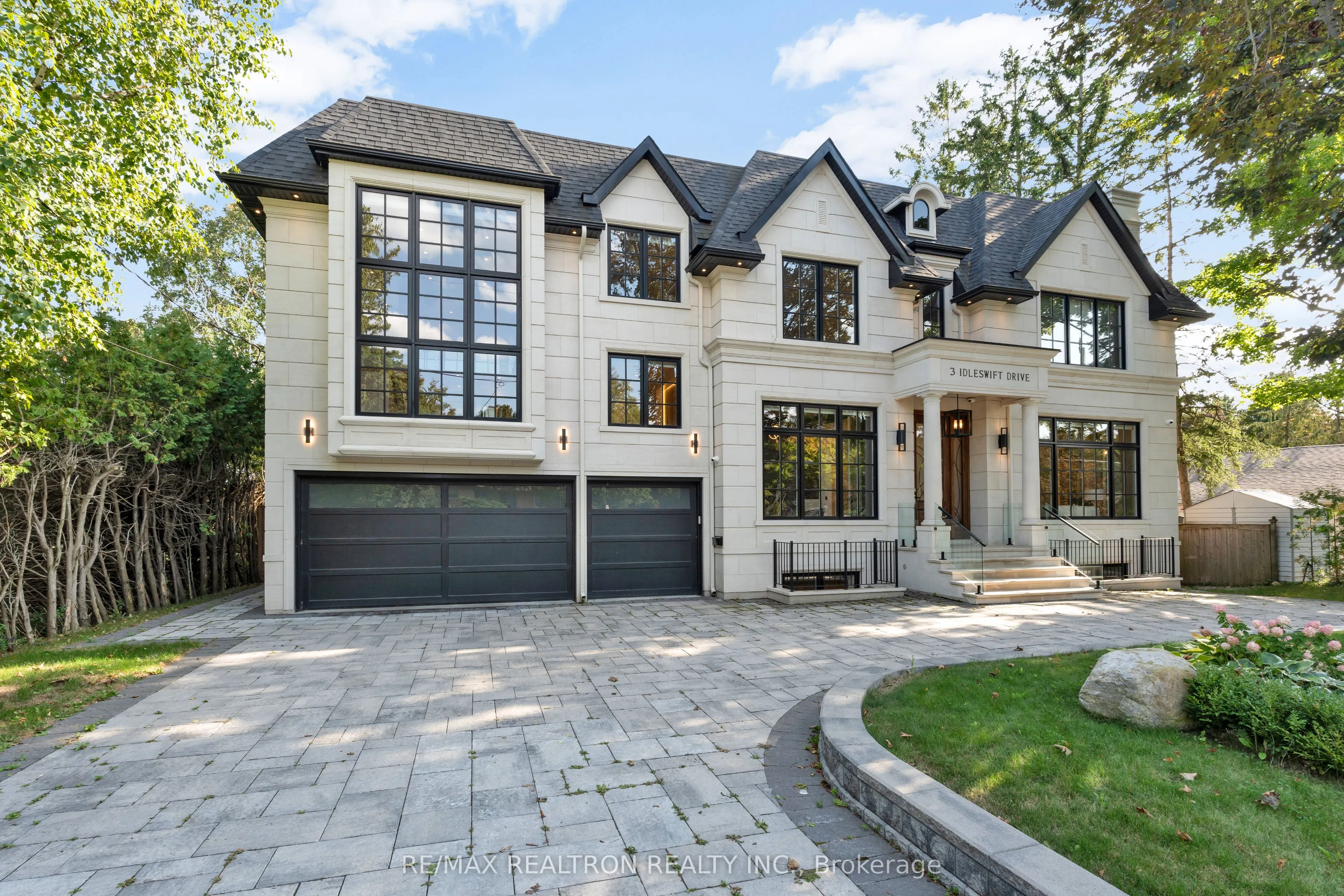 3 Idleswift Drive