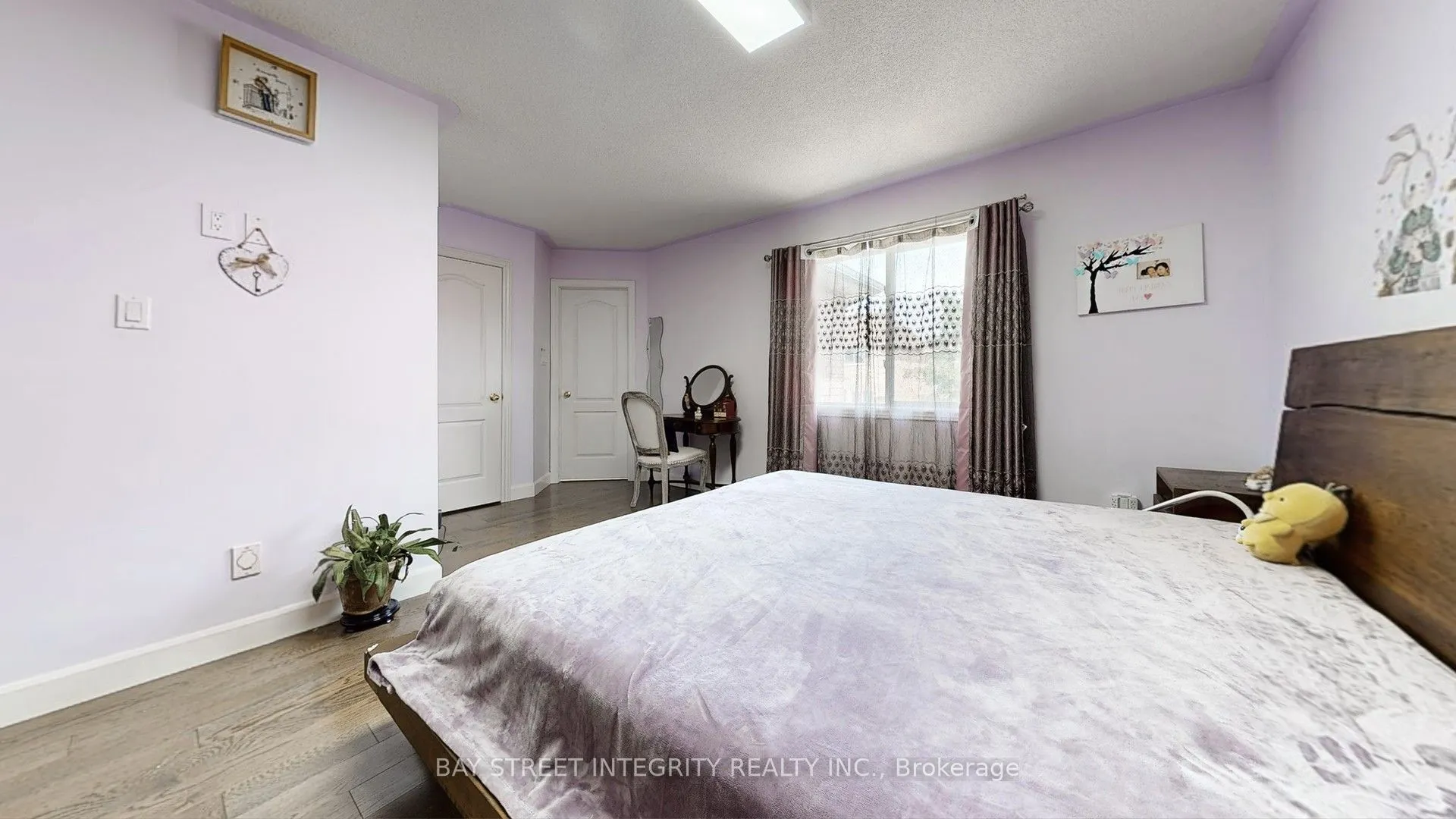 24 Ian Drive