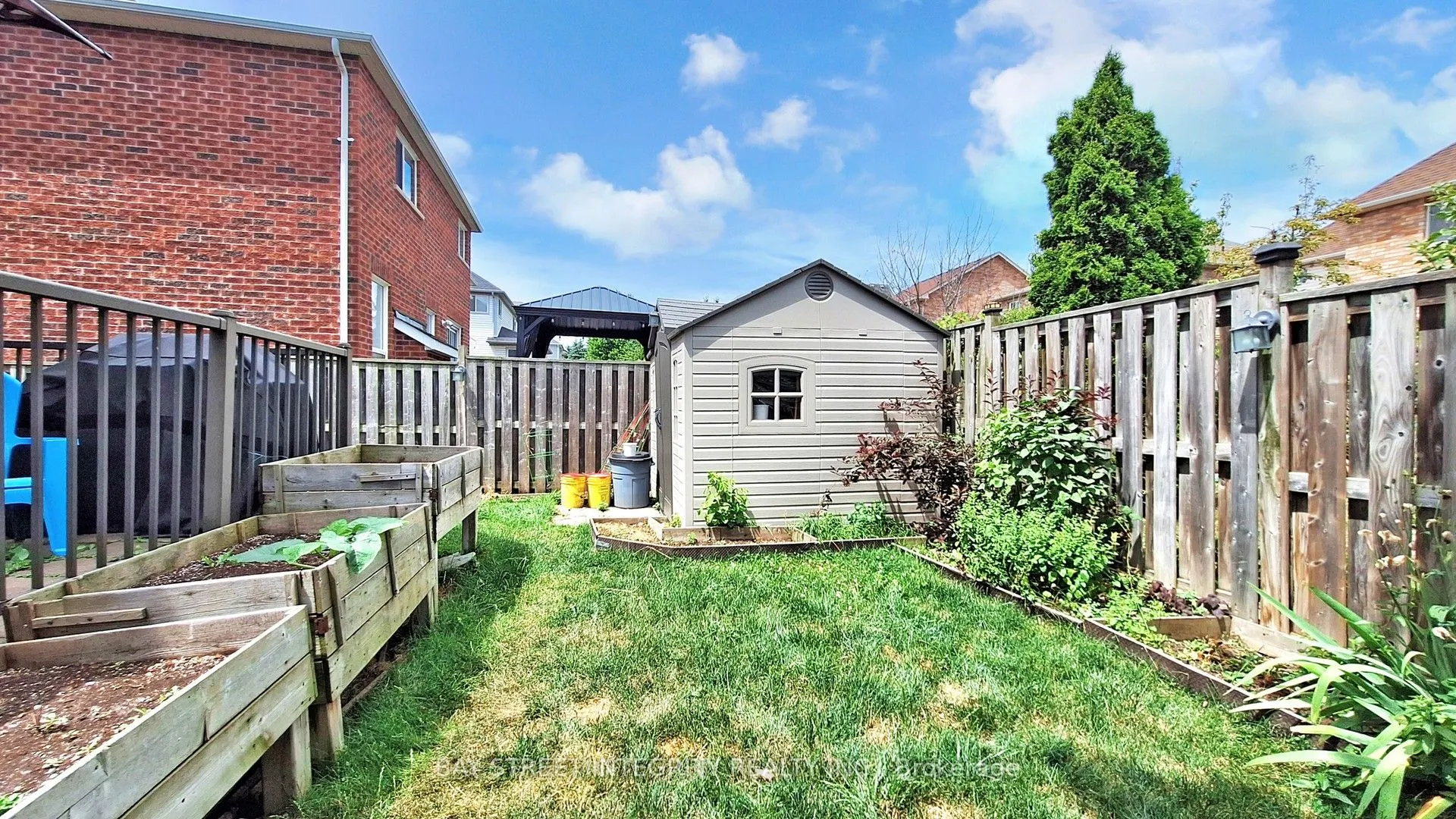 24 Ian Drive