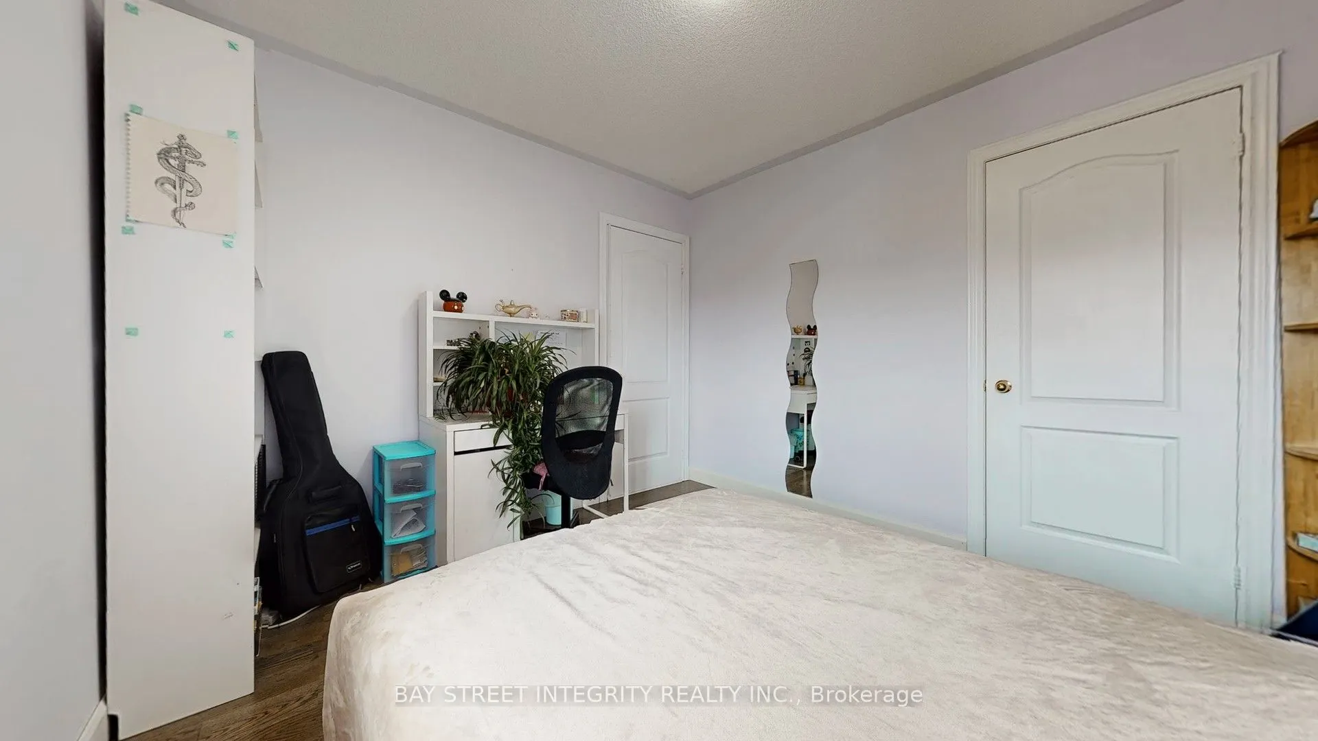 24 Ian Drive