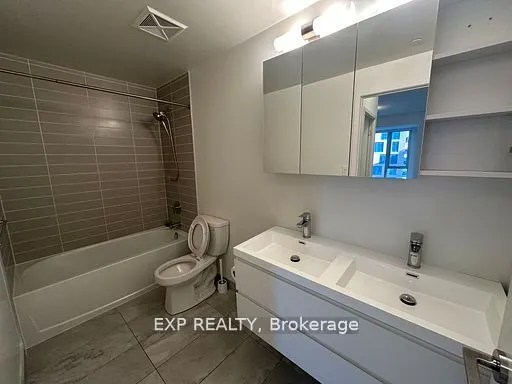 38 Simcoe Promenade, #618