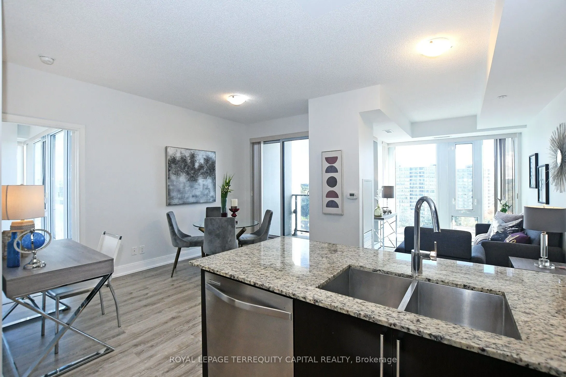 9608 Yonge Street, #1011