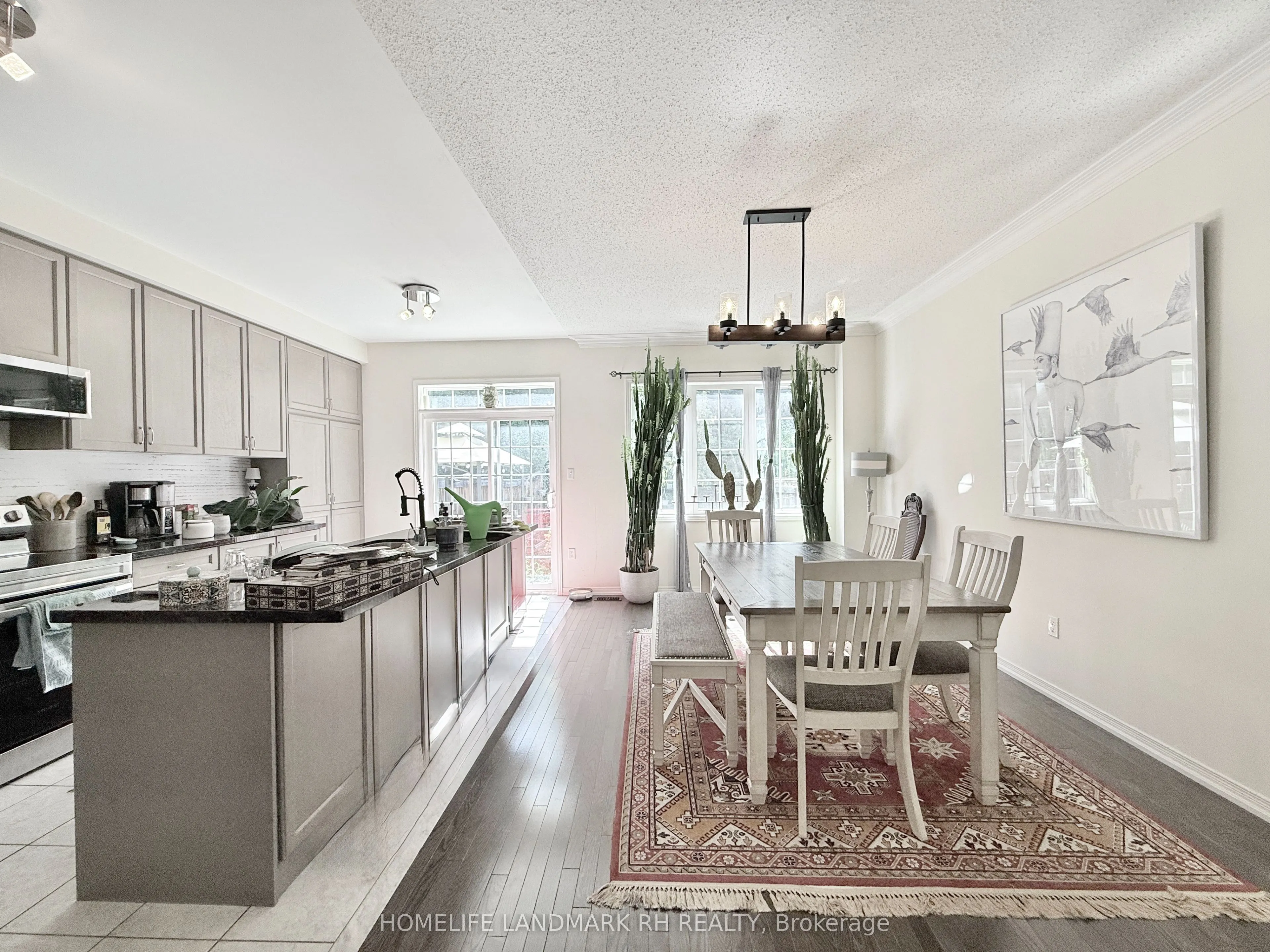 1155 Stuffles Crescent