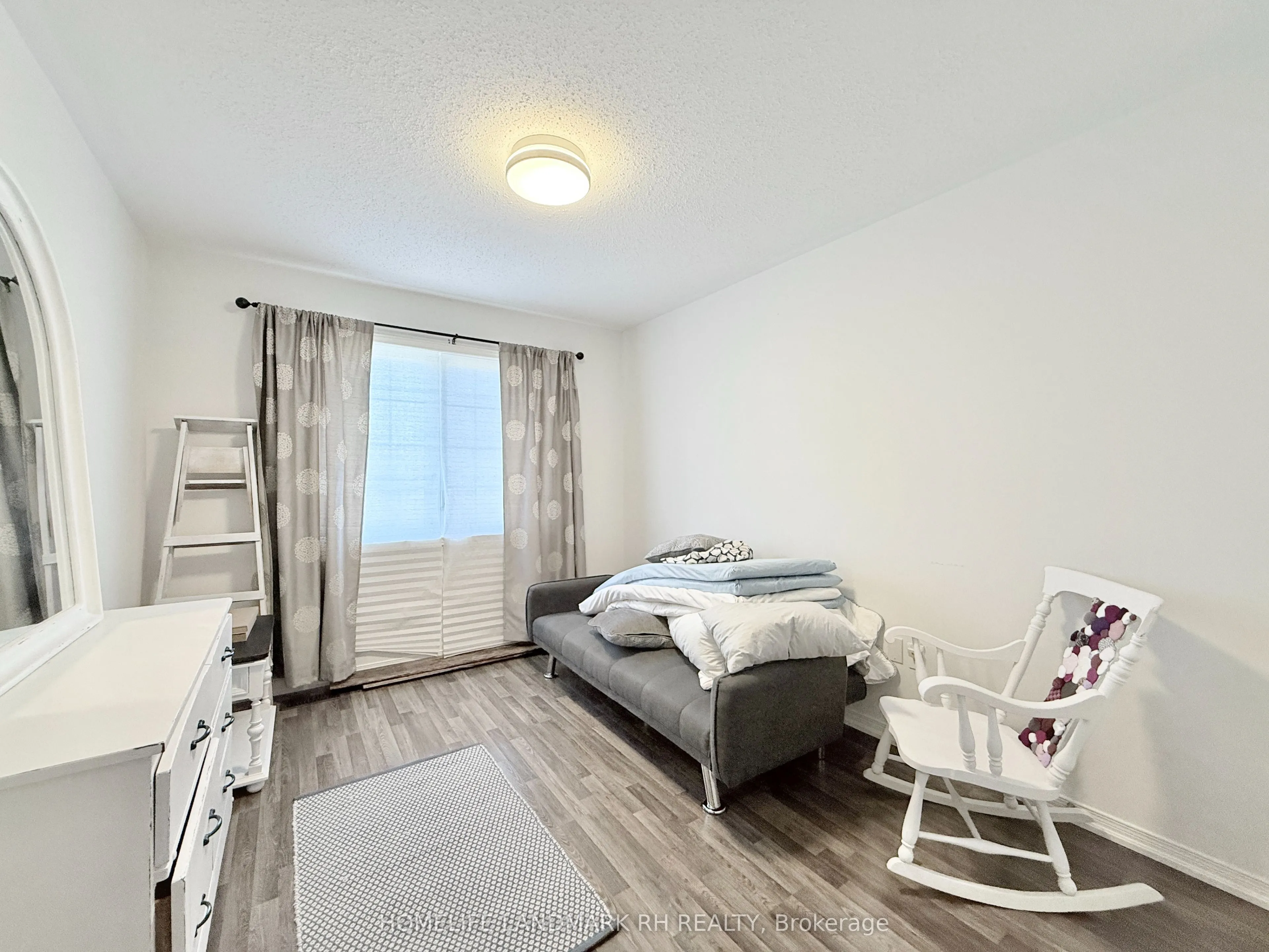 1155 Stuffles Crescent