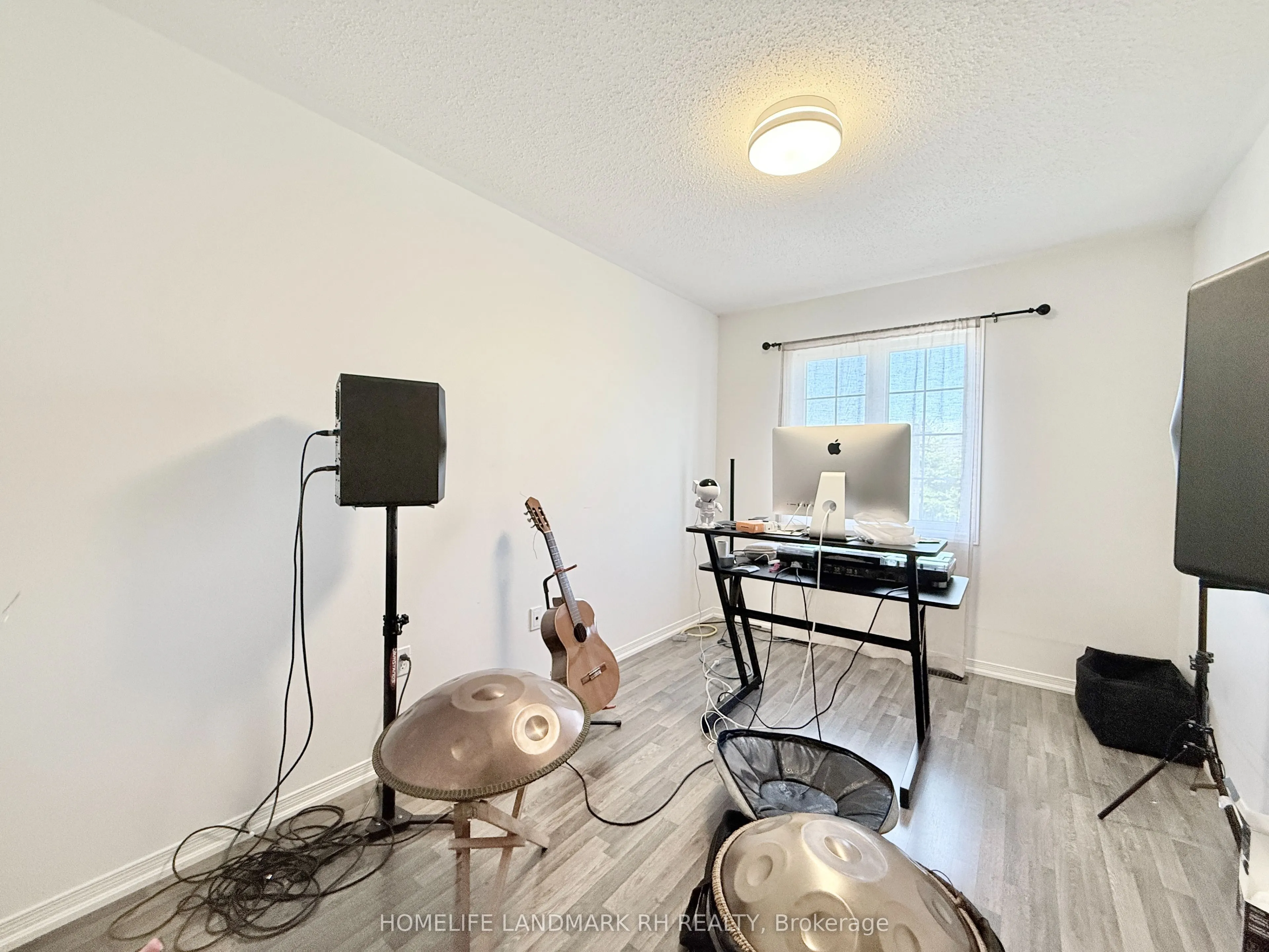 1155 Stuffles Crescent
