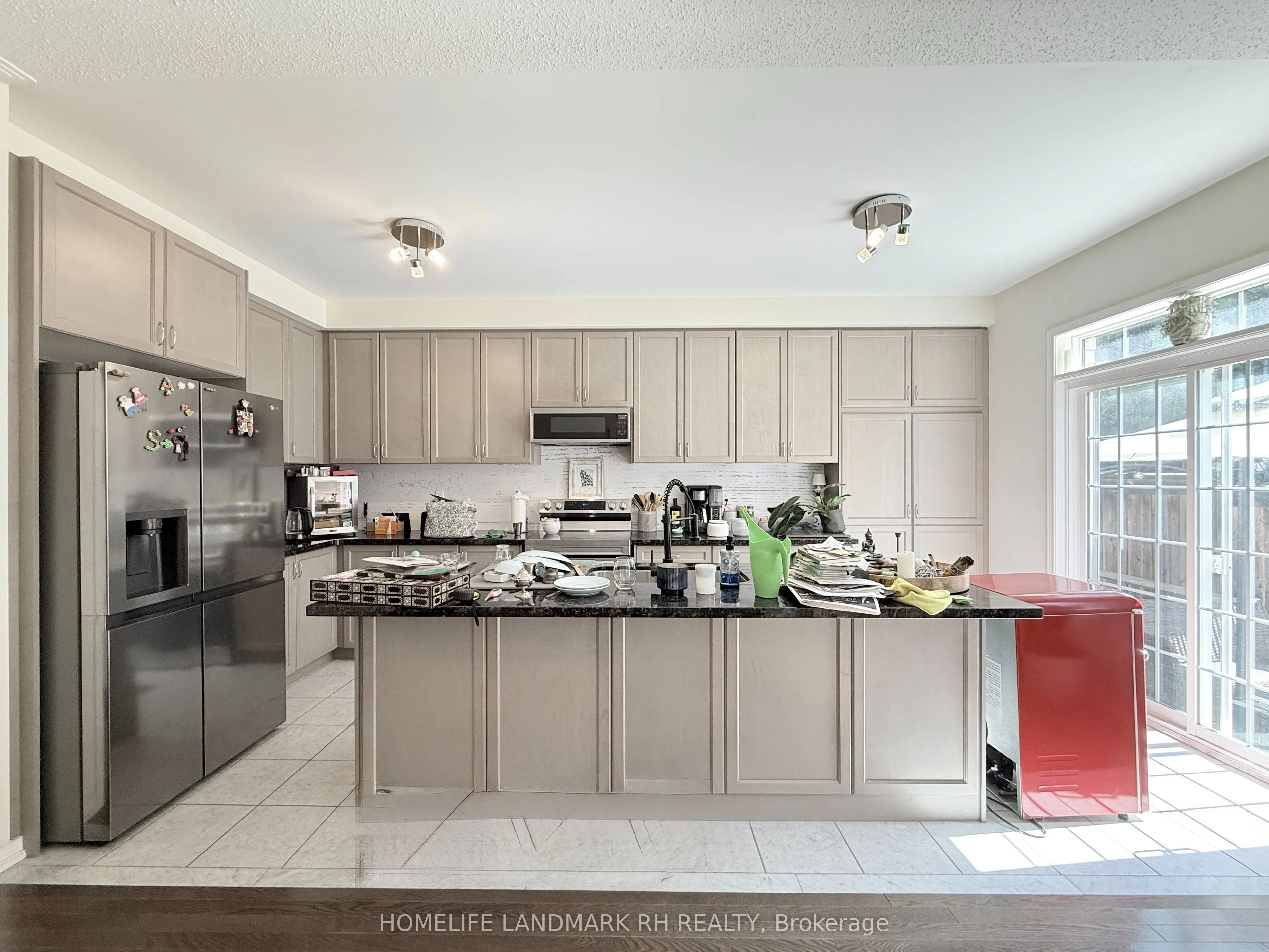 1155 Stuffles Crescent