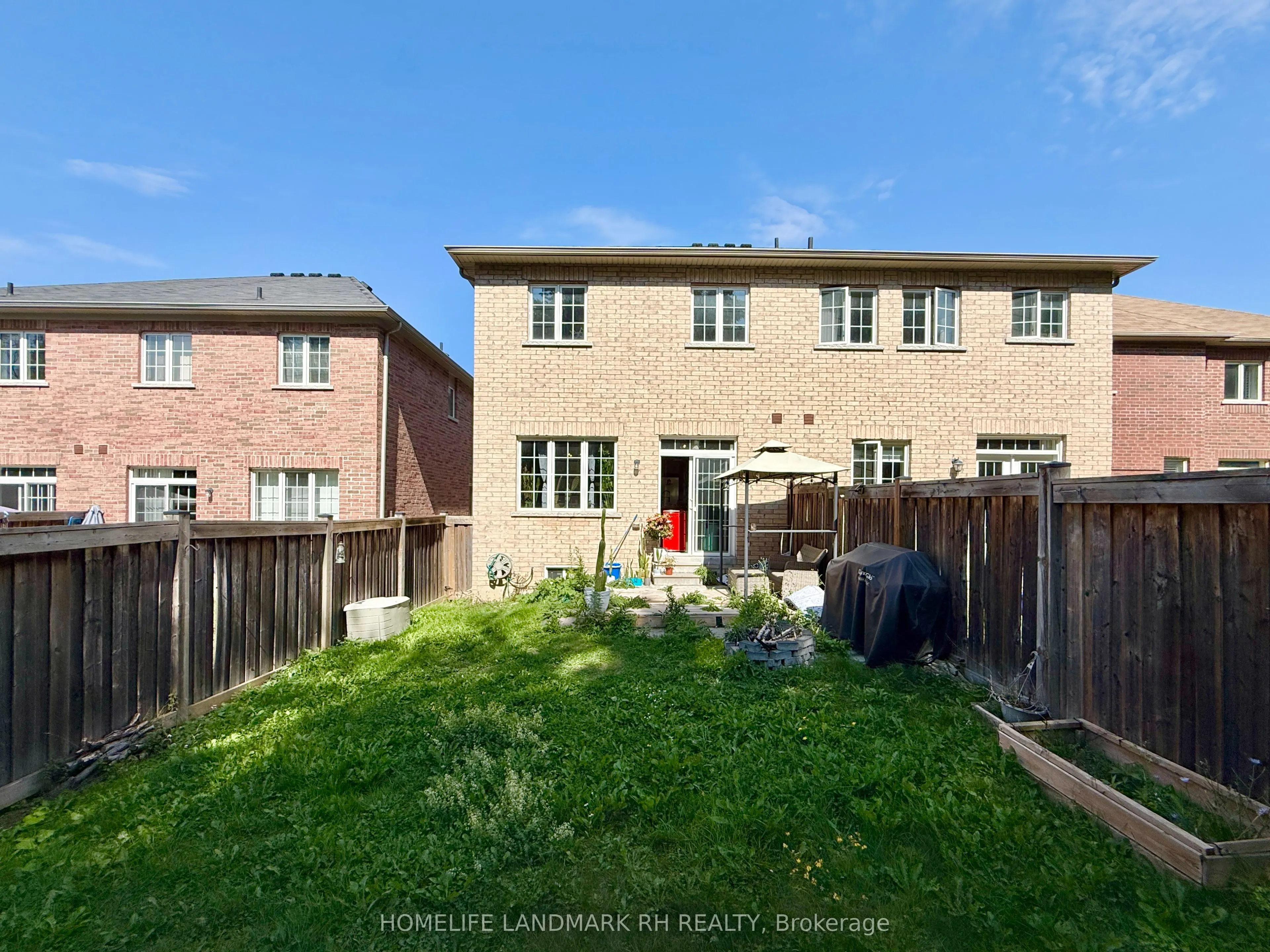 1155 Stuffles Crescent