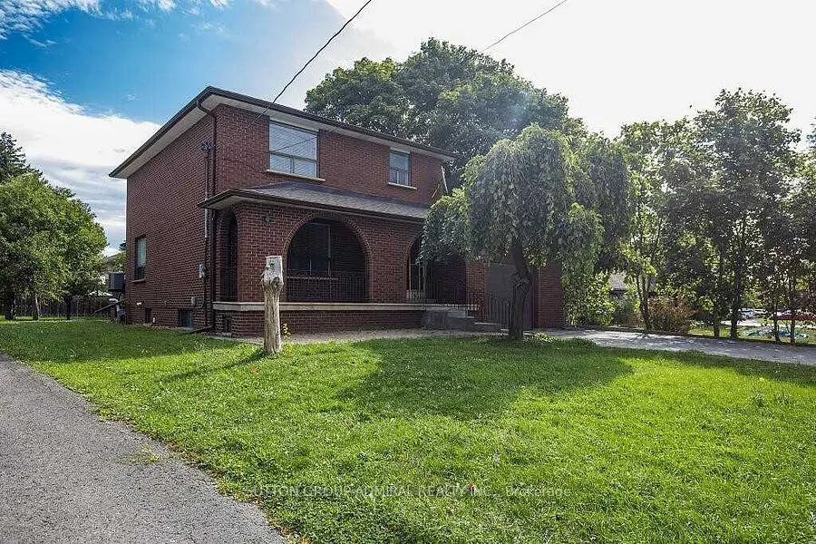 7881 Dufferin Street, #Main/Up