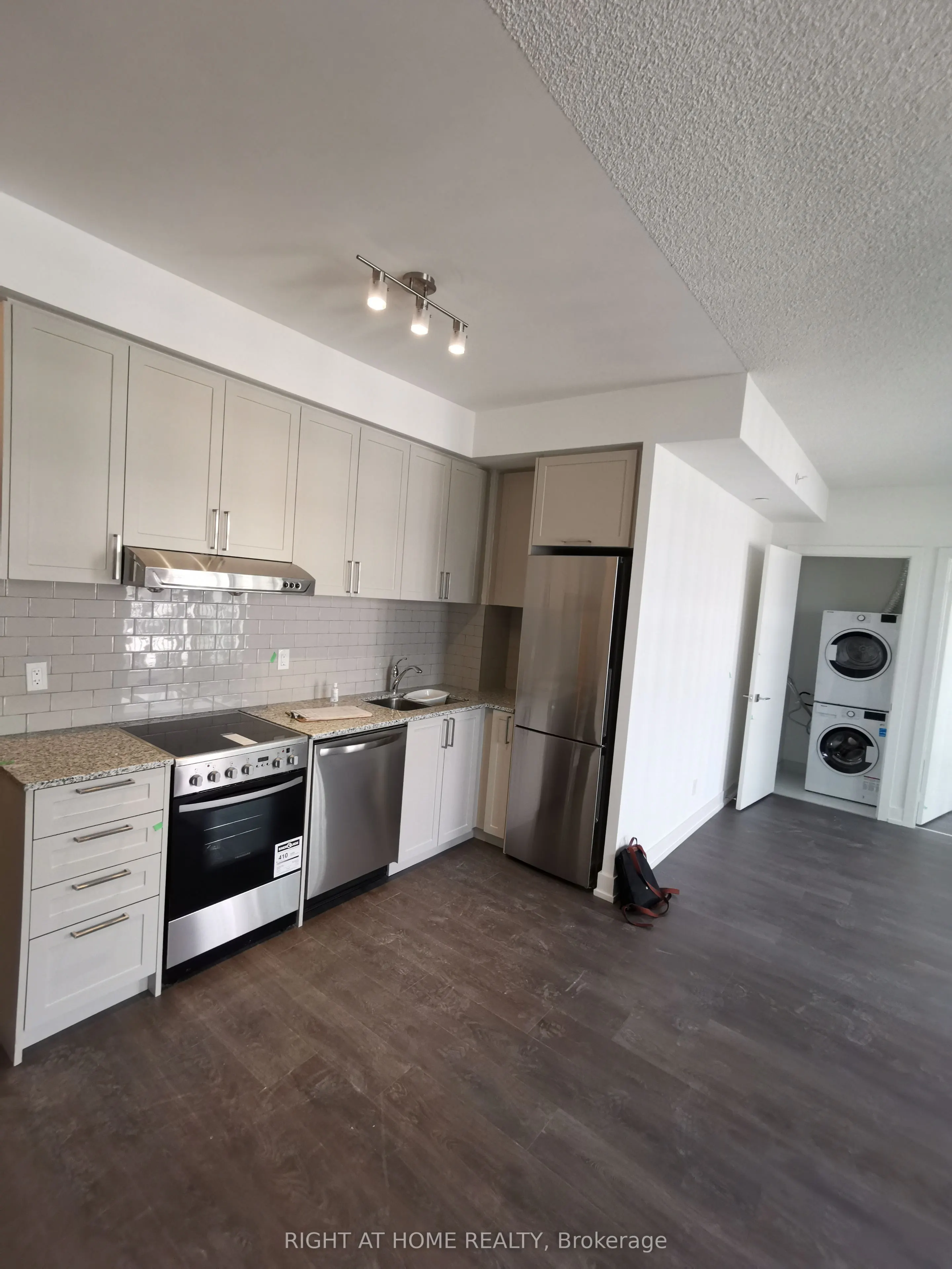 278 Buchanan Drive, #606E