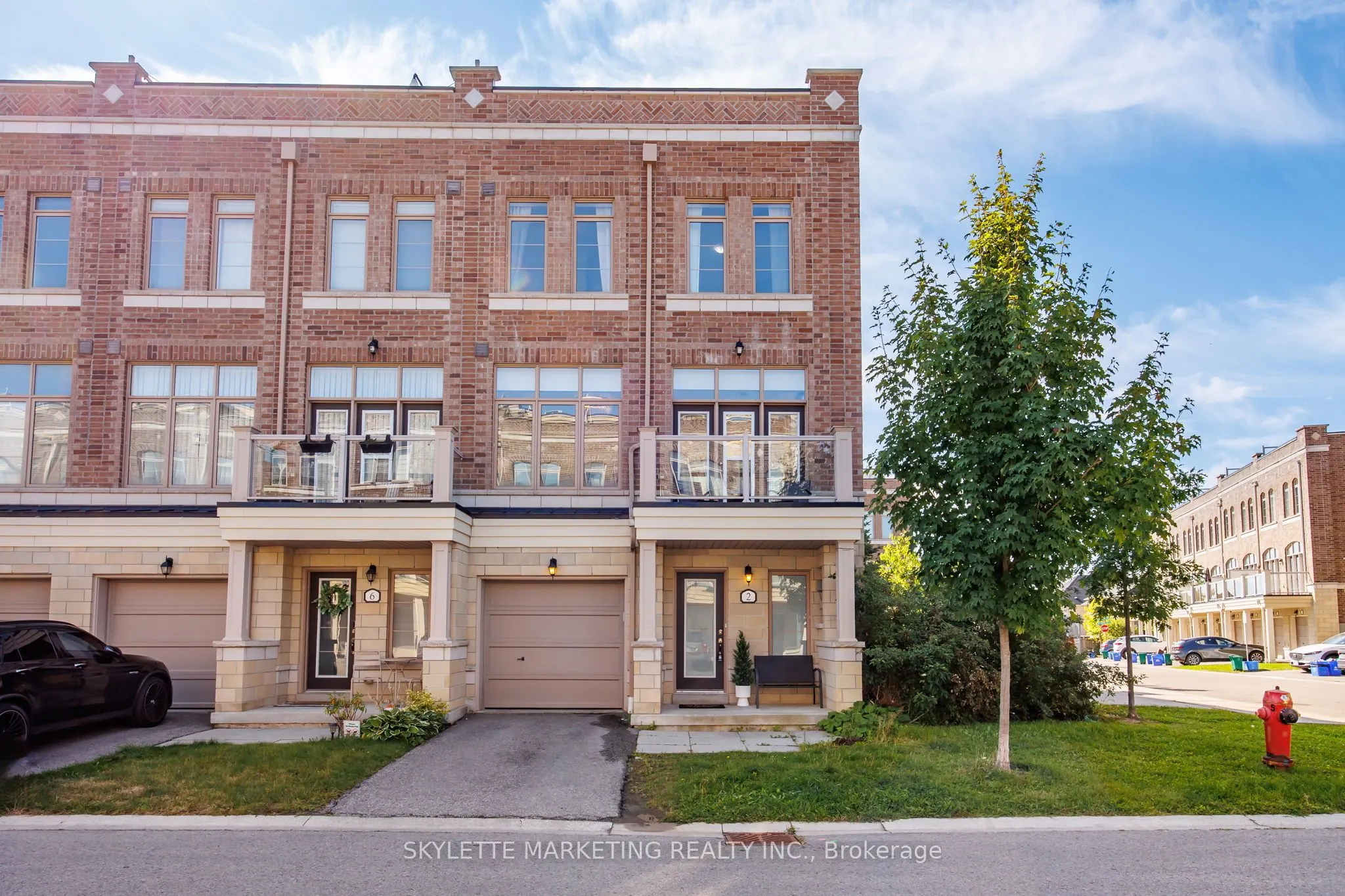 2 Cornerbank Crescent
