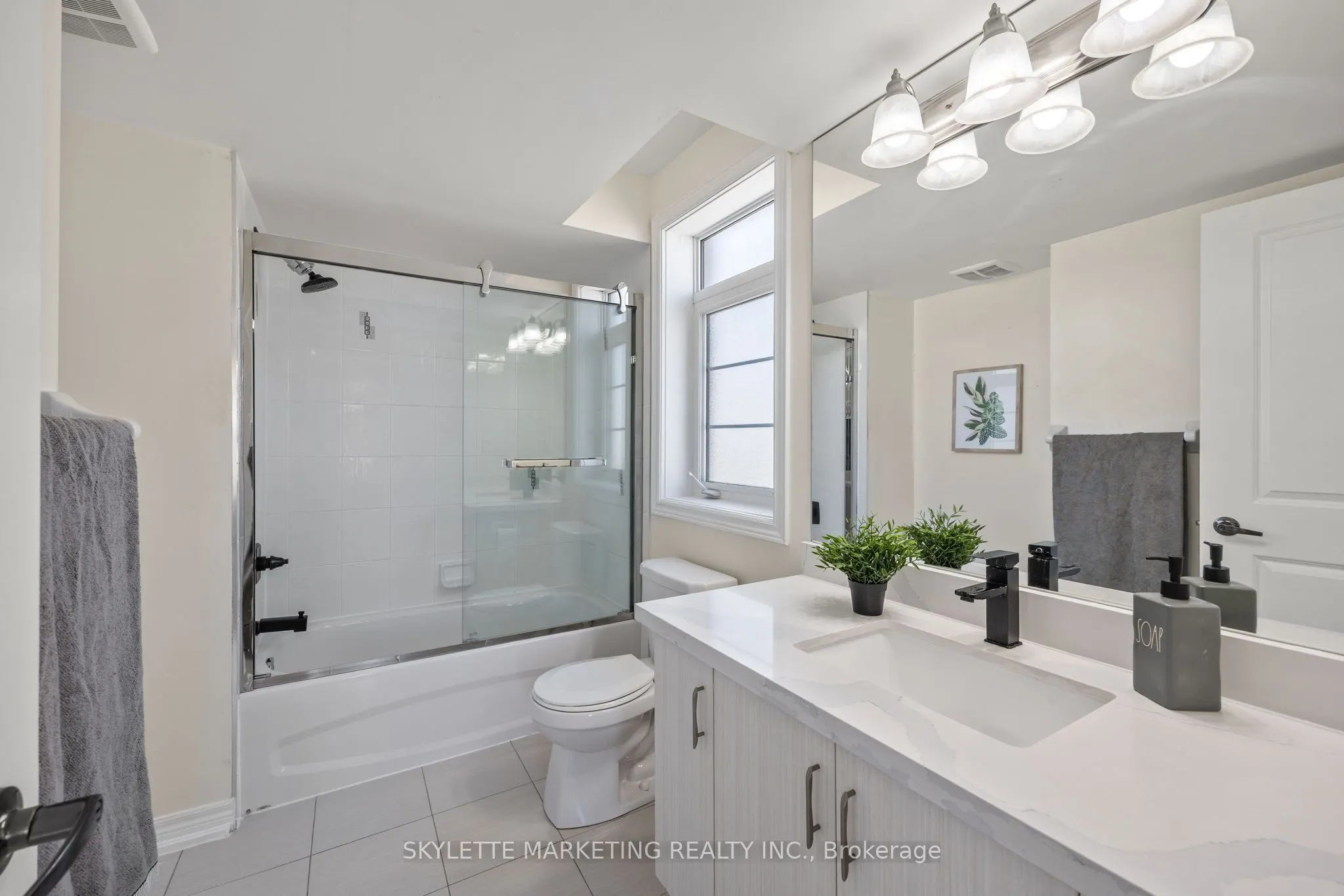 2 Cornerbank Crescent