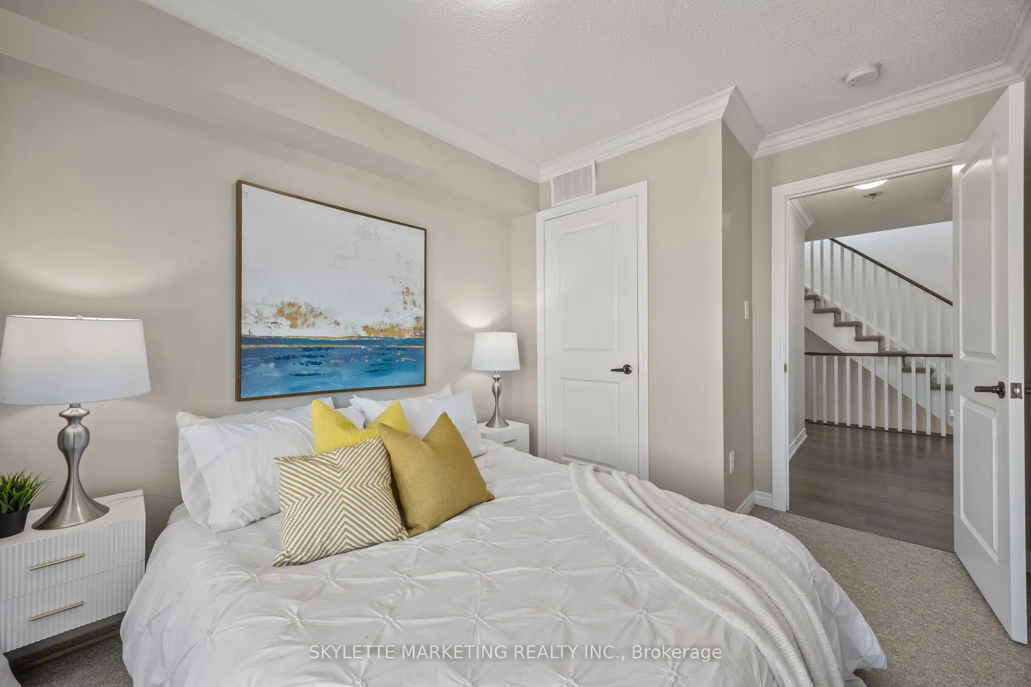 2 Cornerbank Crescent