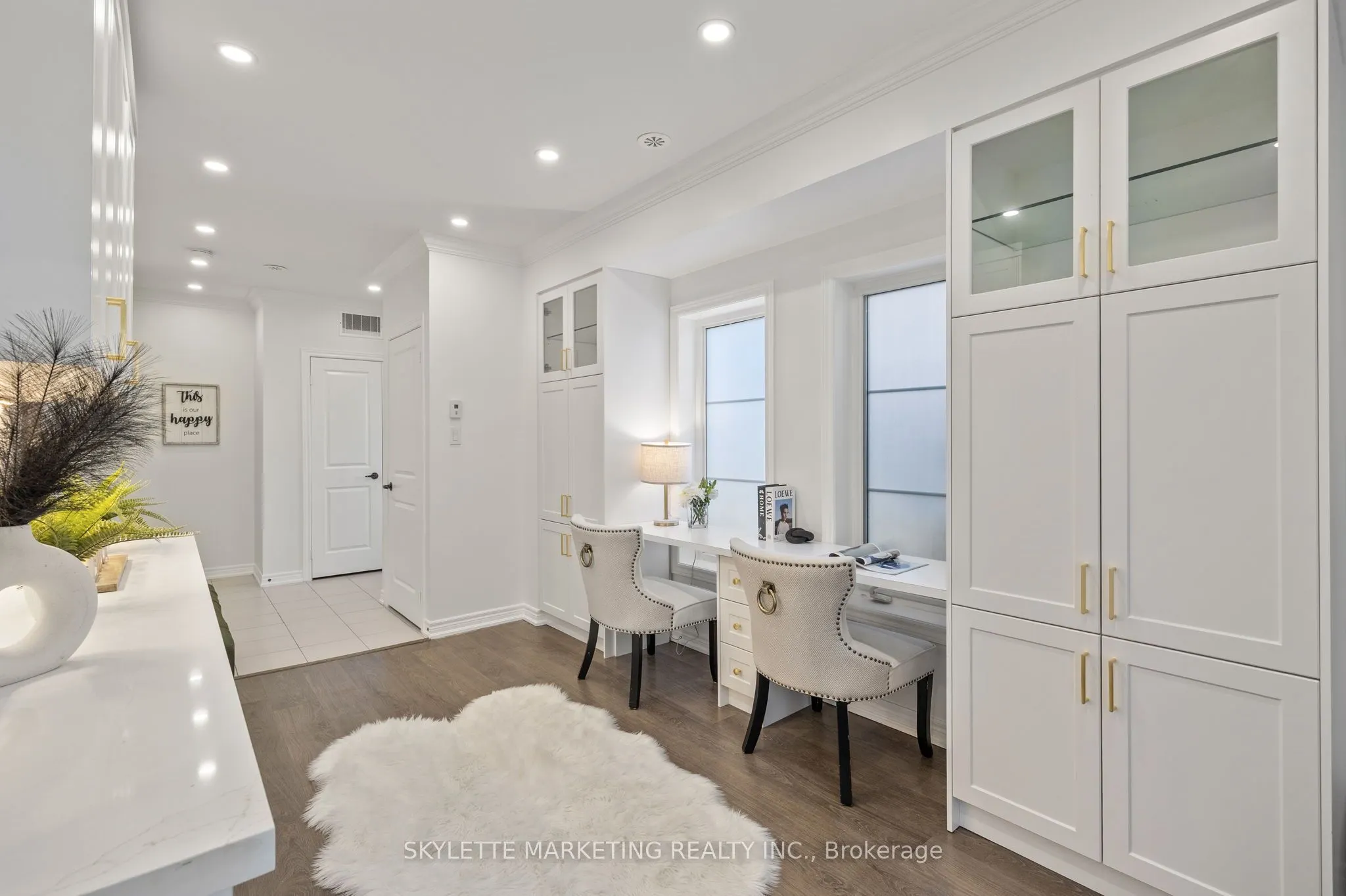 2 Cornerbank Crescent
