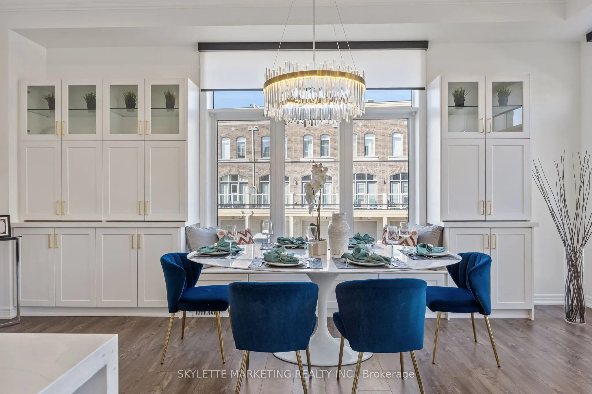 2 Cornerbank Crescent