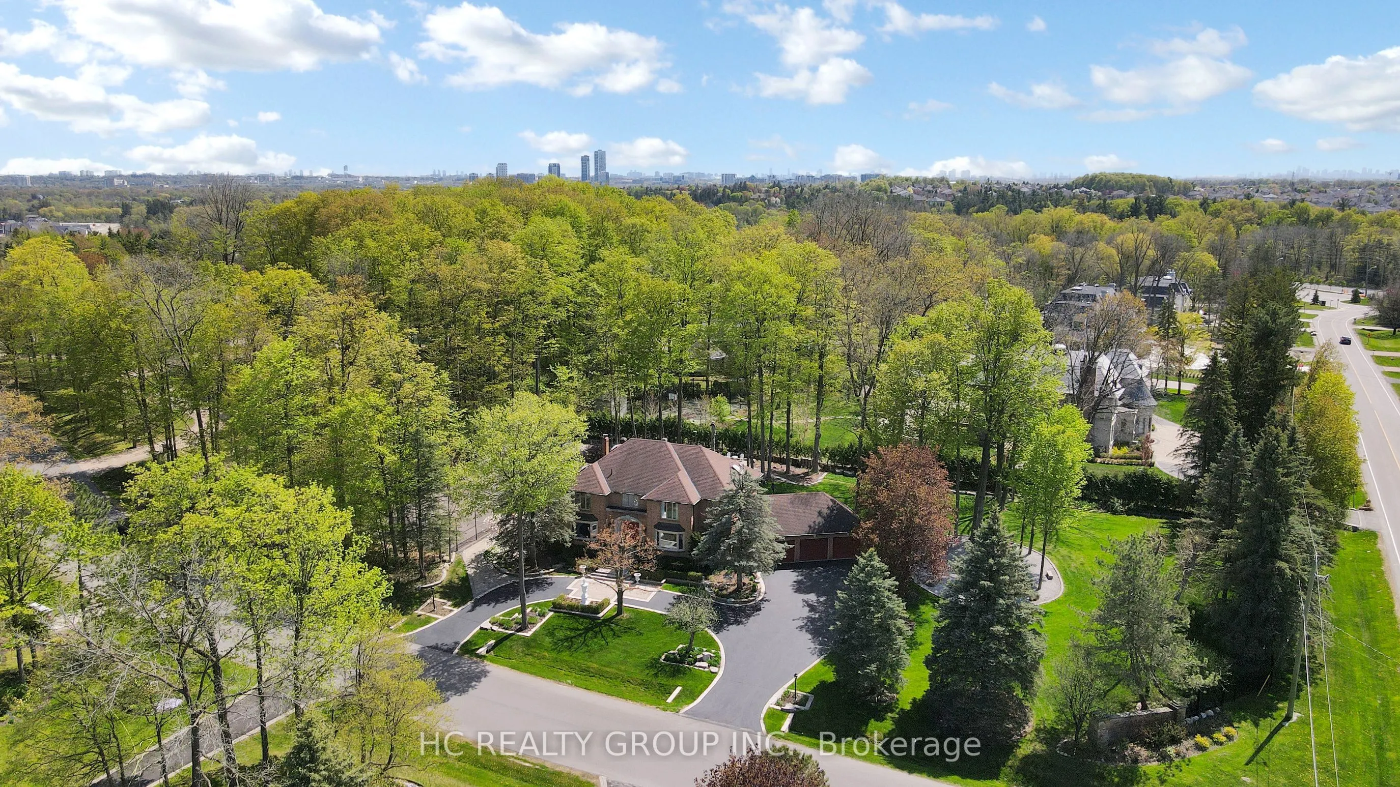 2 Glenridge Drive