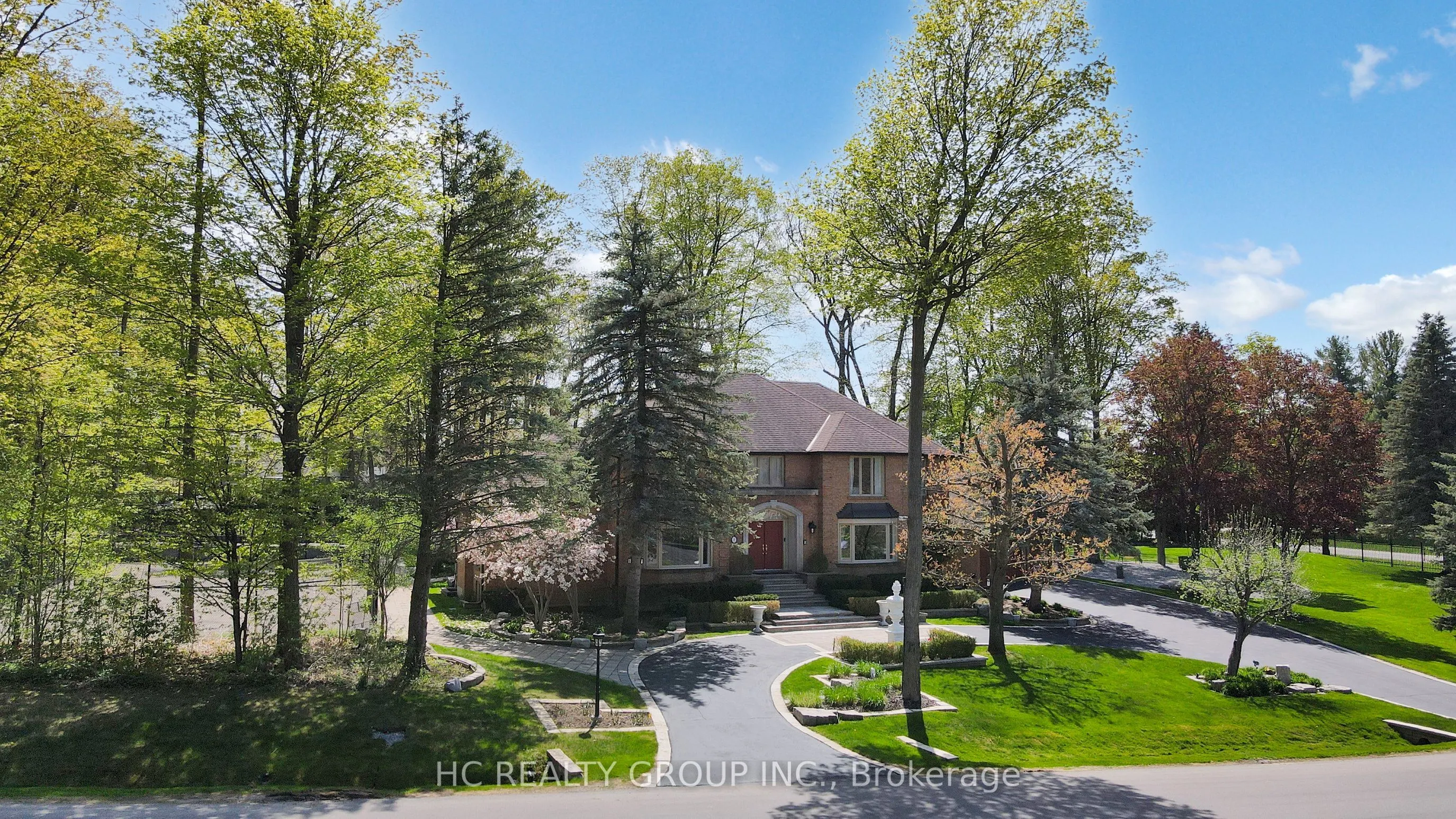 2 Glenridge Drive