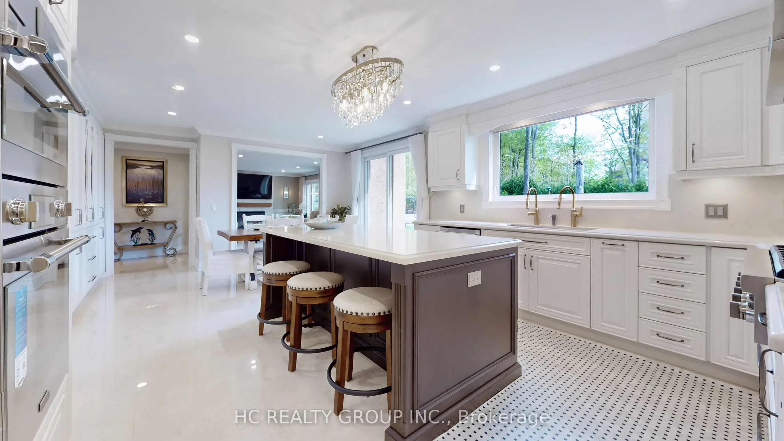 2 Glenridge Drive