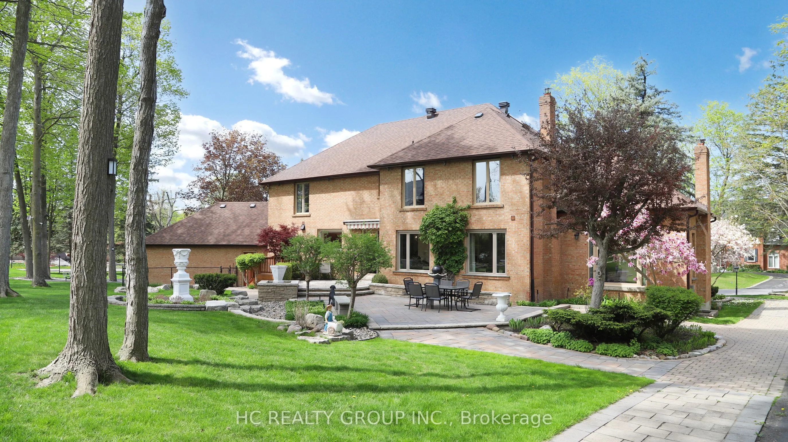 2 Glenridge Drive