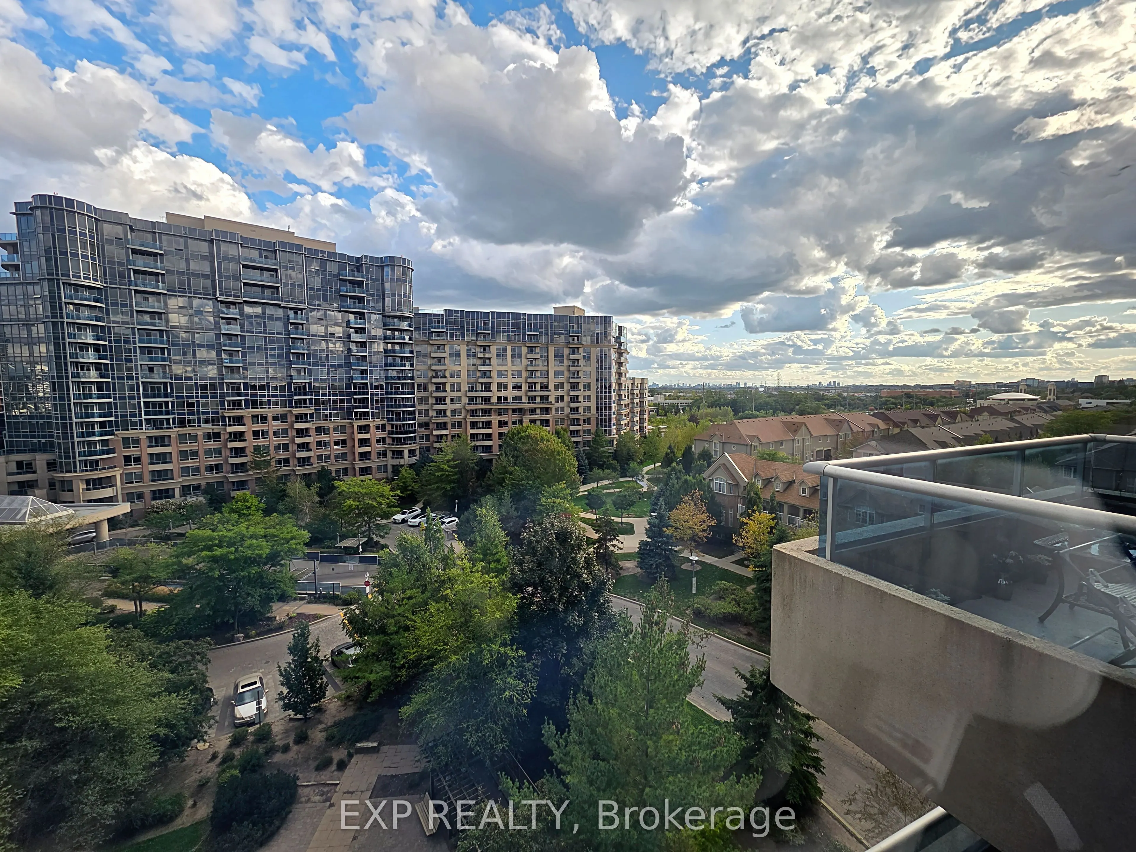 33 Cox Boulevard, #911