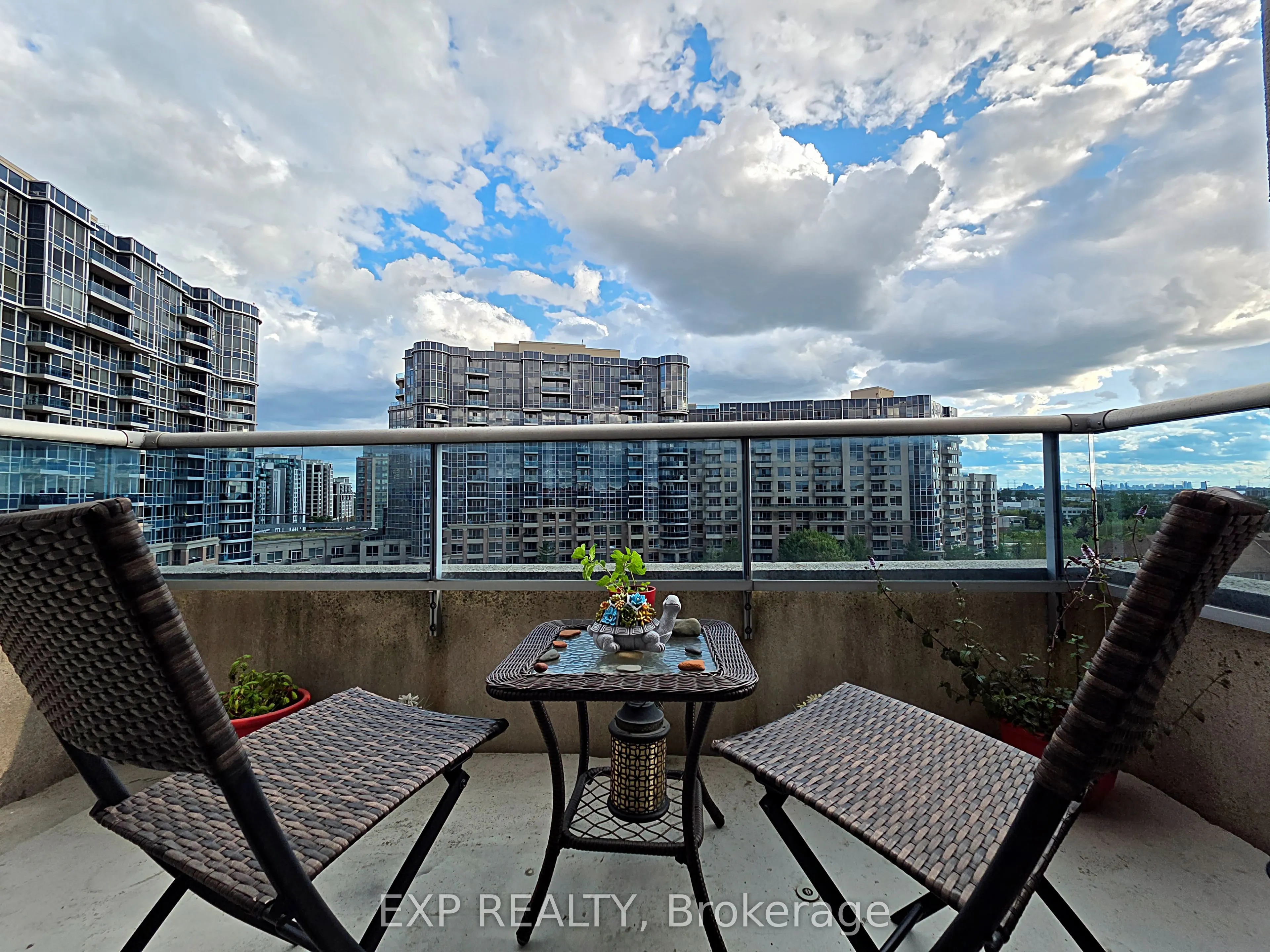 33 Cox Boulevard, #911
