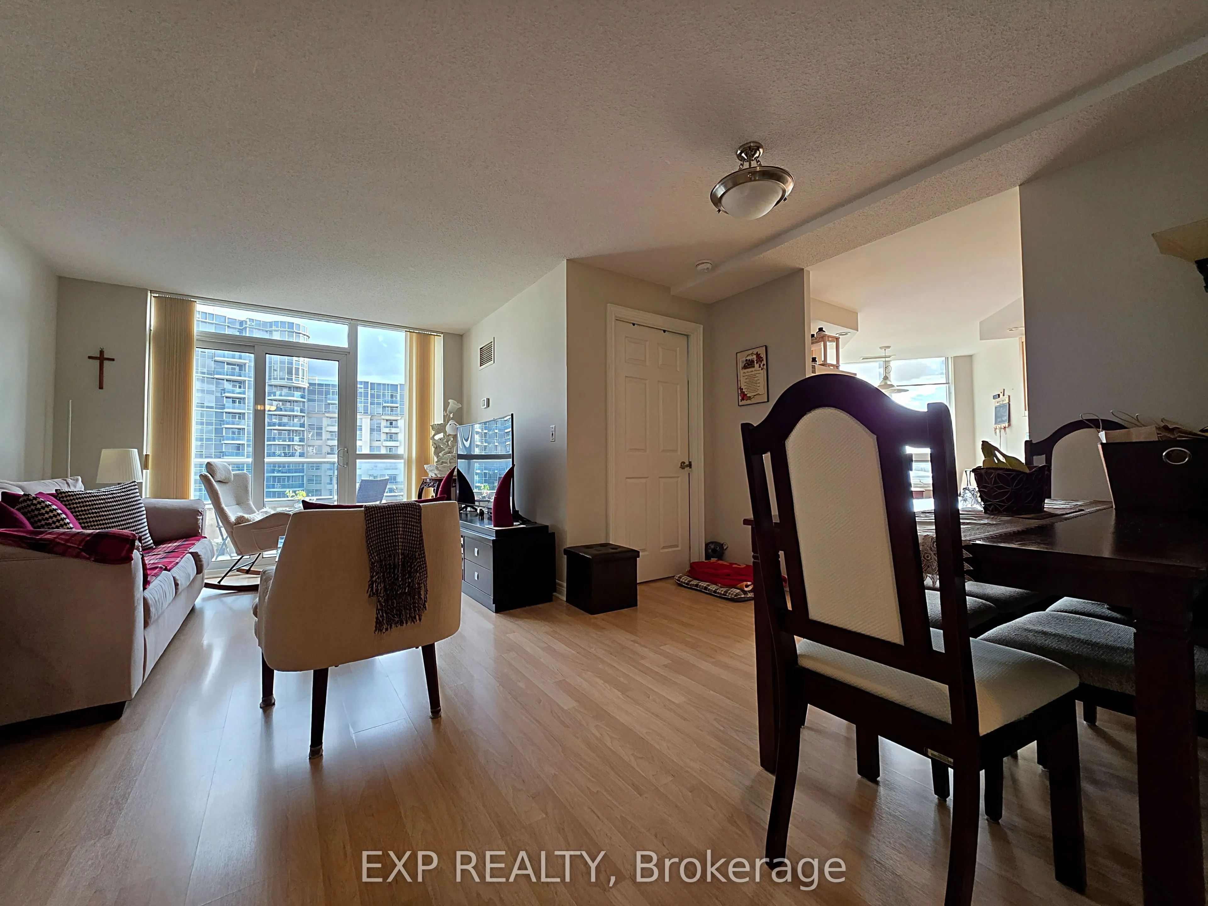 33 Cox Boulevard, #911
