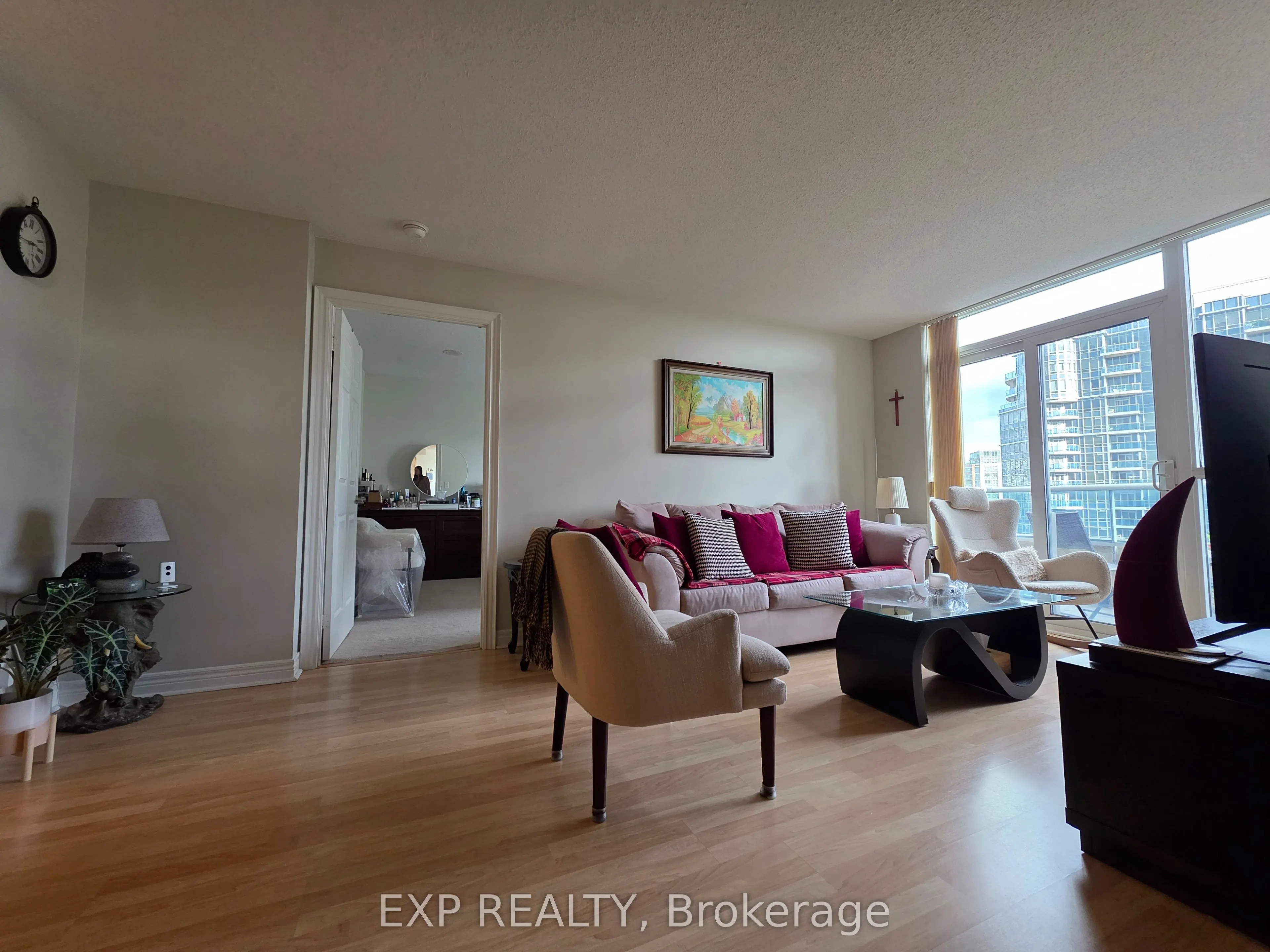 33 Cox Boulevard, #911