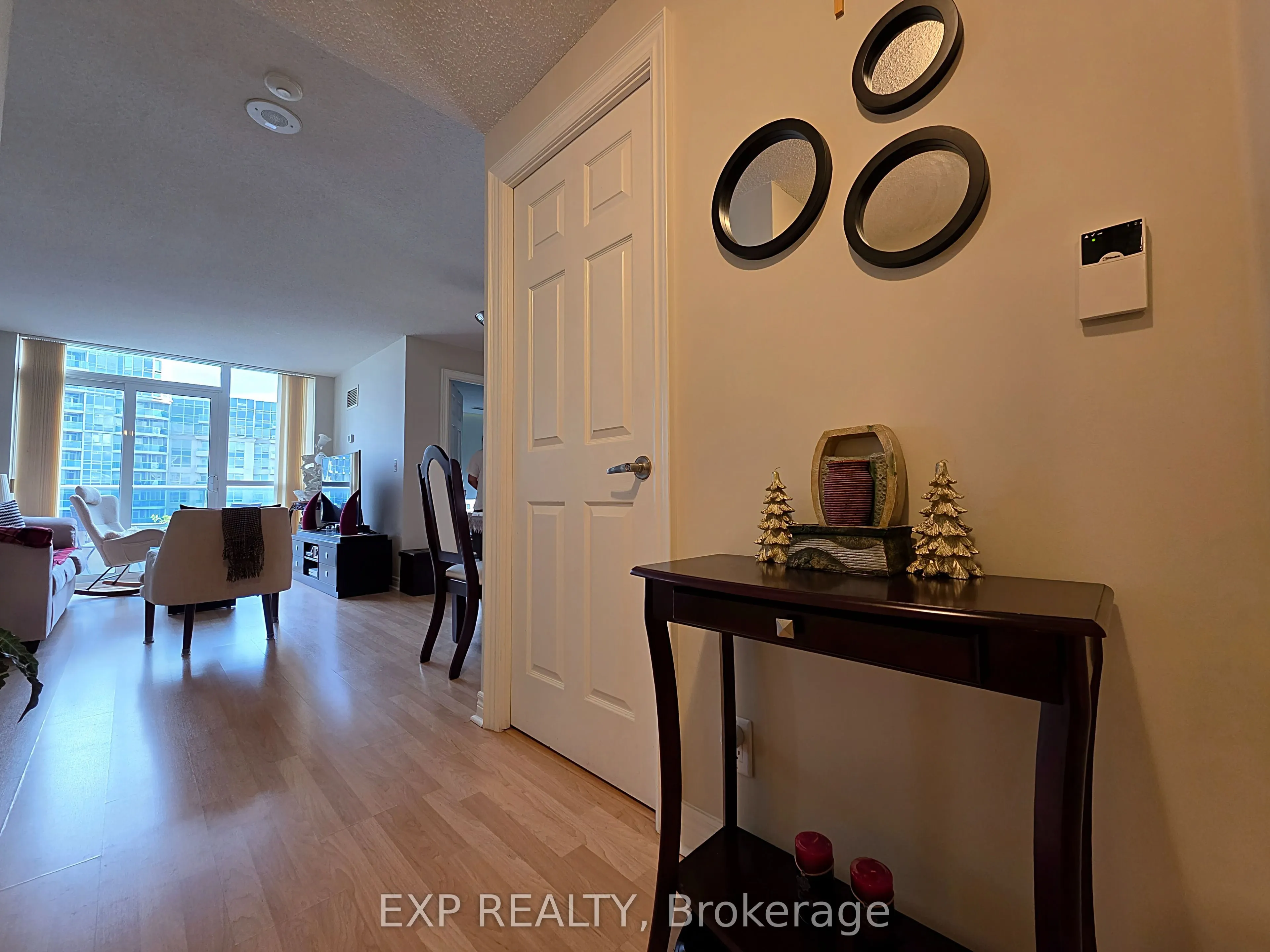 33 Cox Boulevard, #911