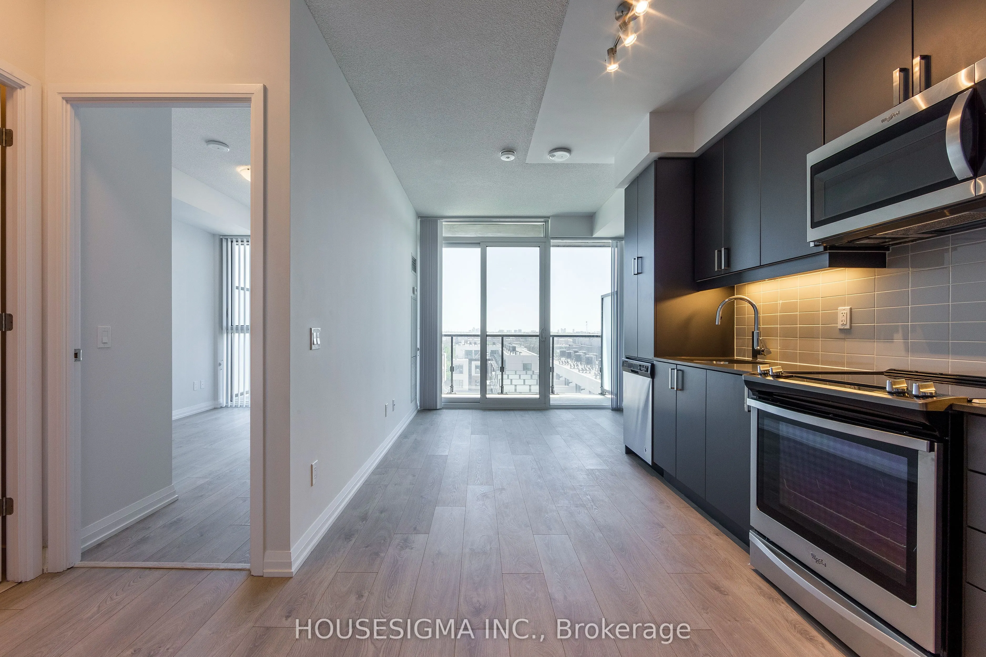 7895 Jane Street, #501