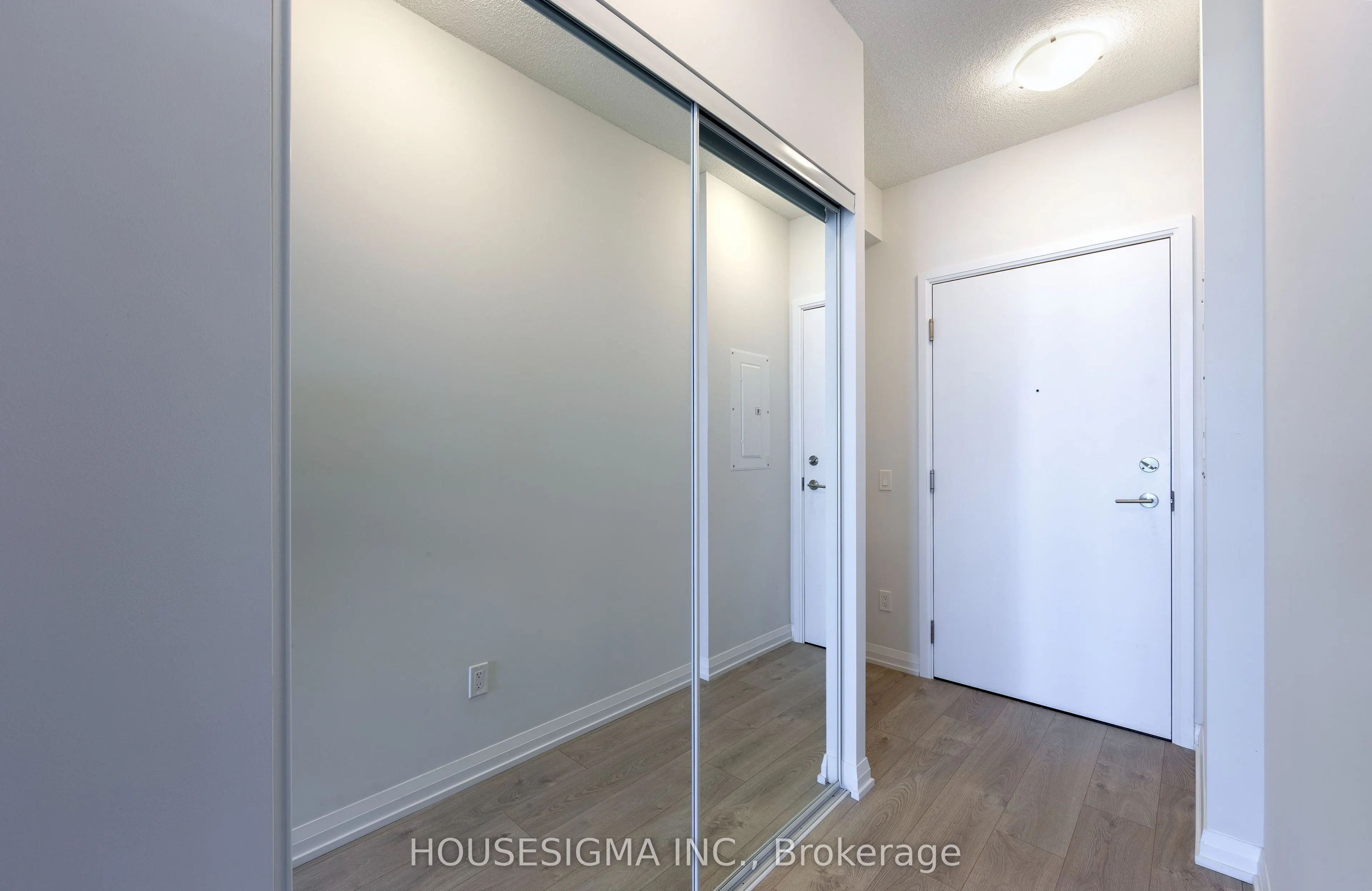 7895 Jane Street, #501