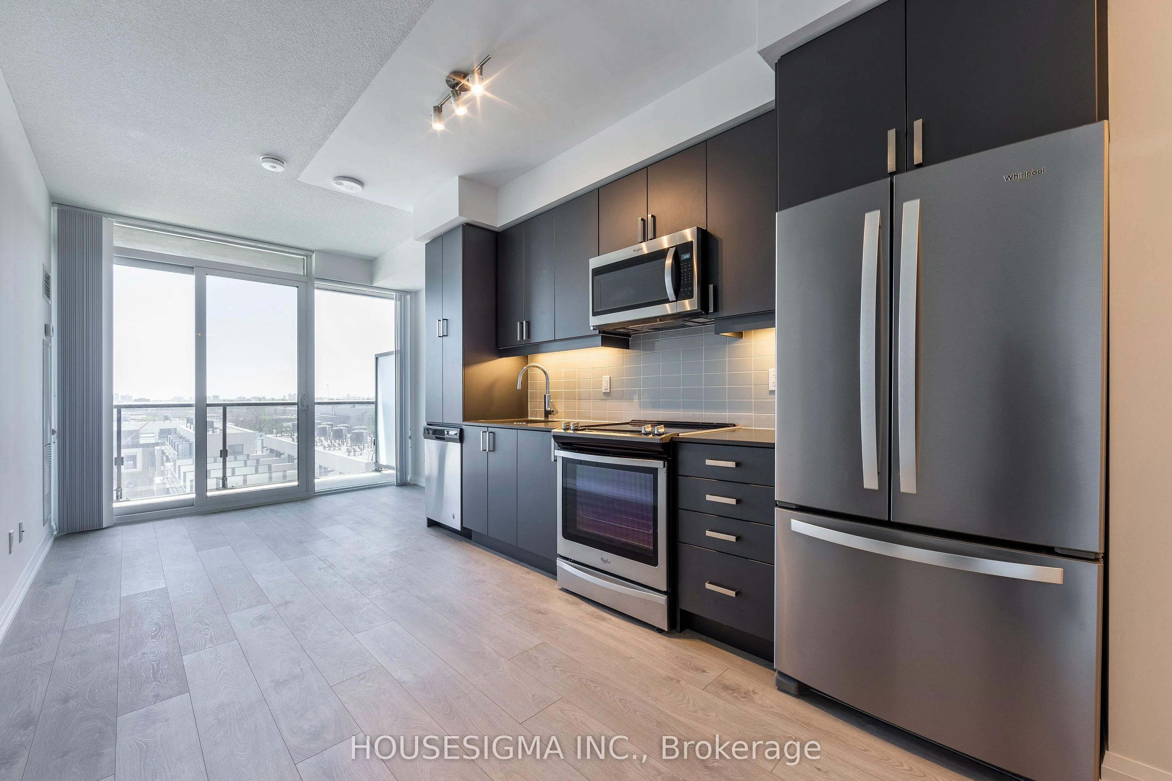 7895 Jane Street, #501