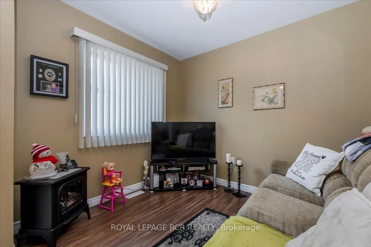 20 Veseli Court E